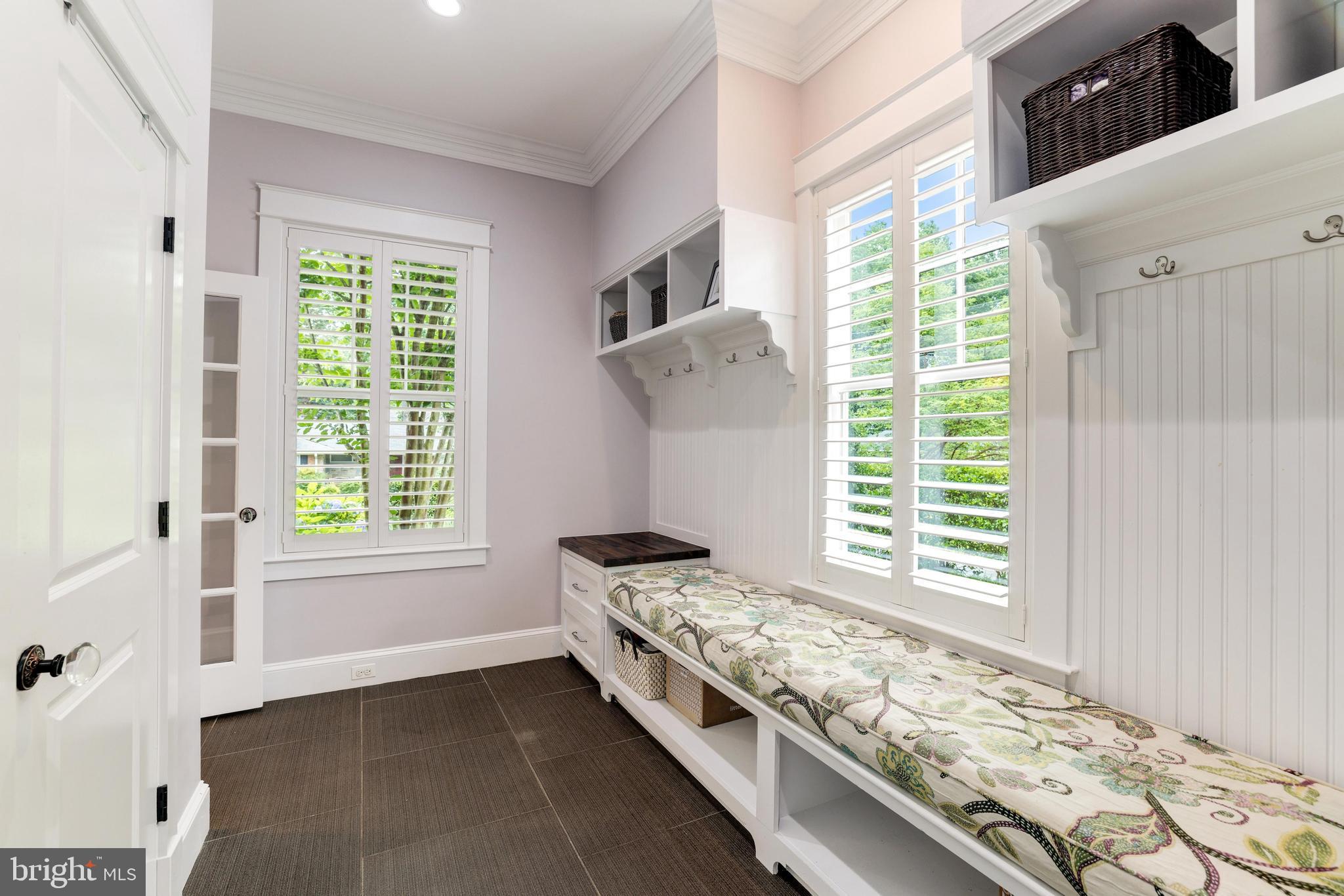 WILLIAMSBURG VILLAGE - Residential