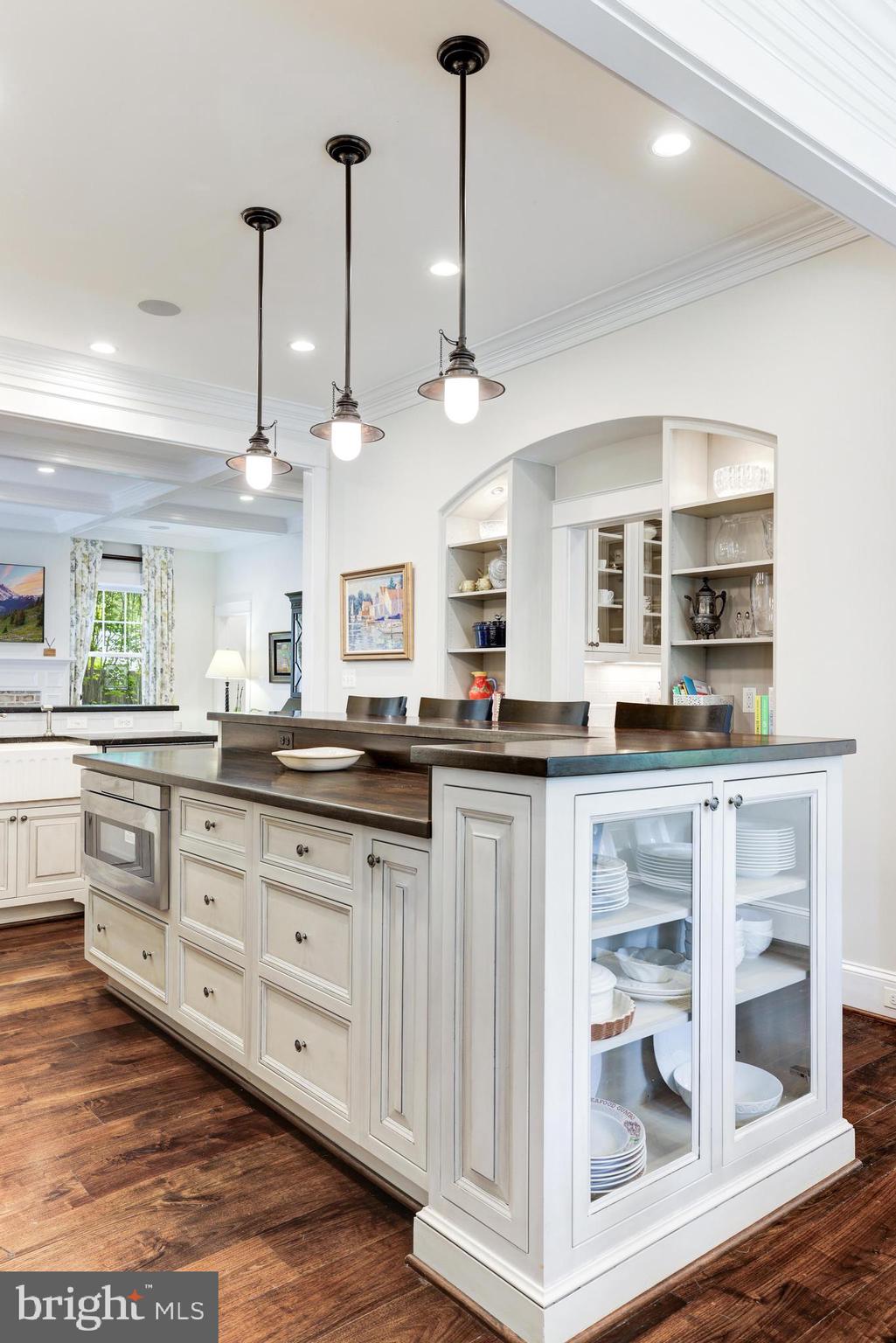 WILLIAMSBURG VILLAGE - Residential