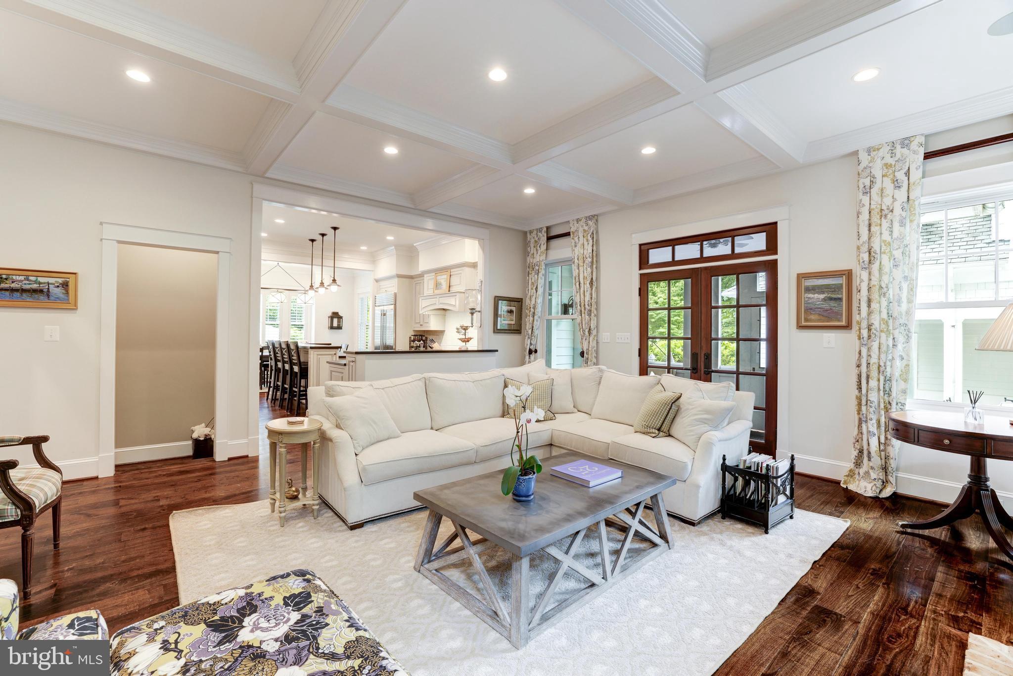 WILLIAMSBURG VILLAGE - Residential