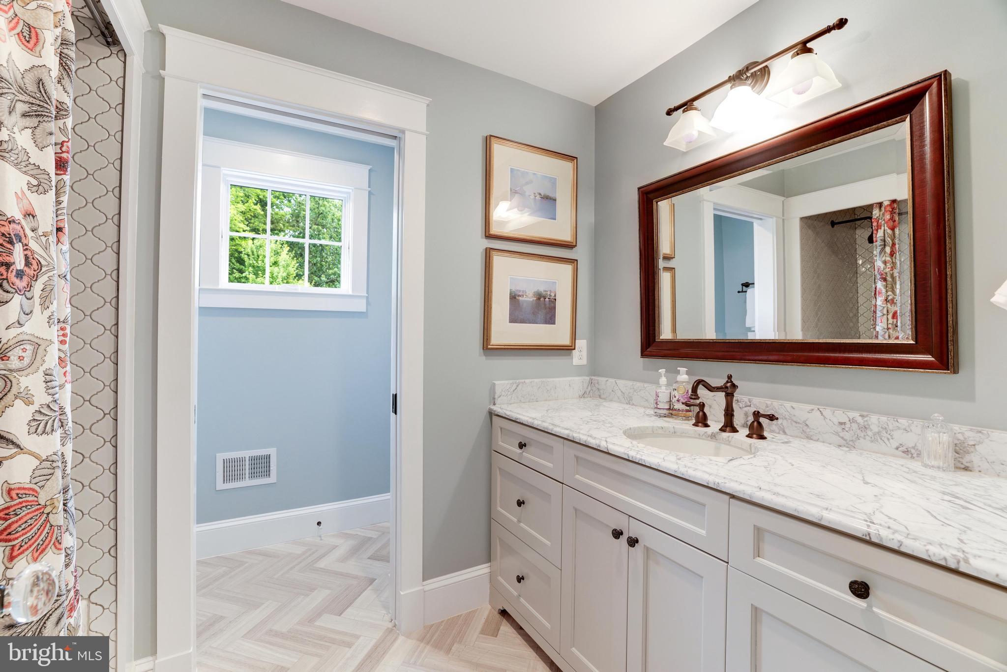 WILLIAMSBURG VILLAGE - Residential