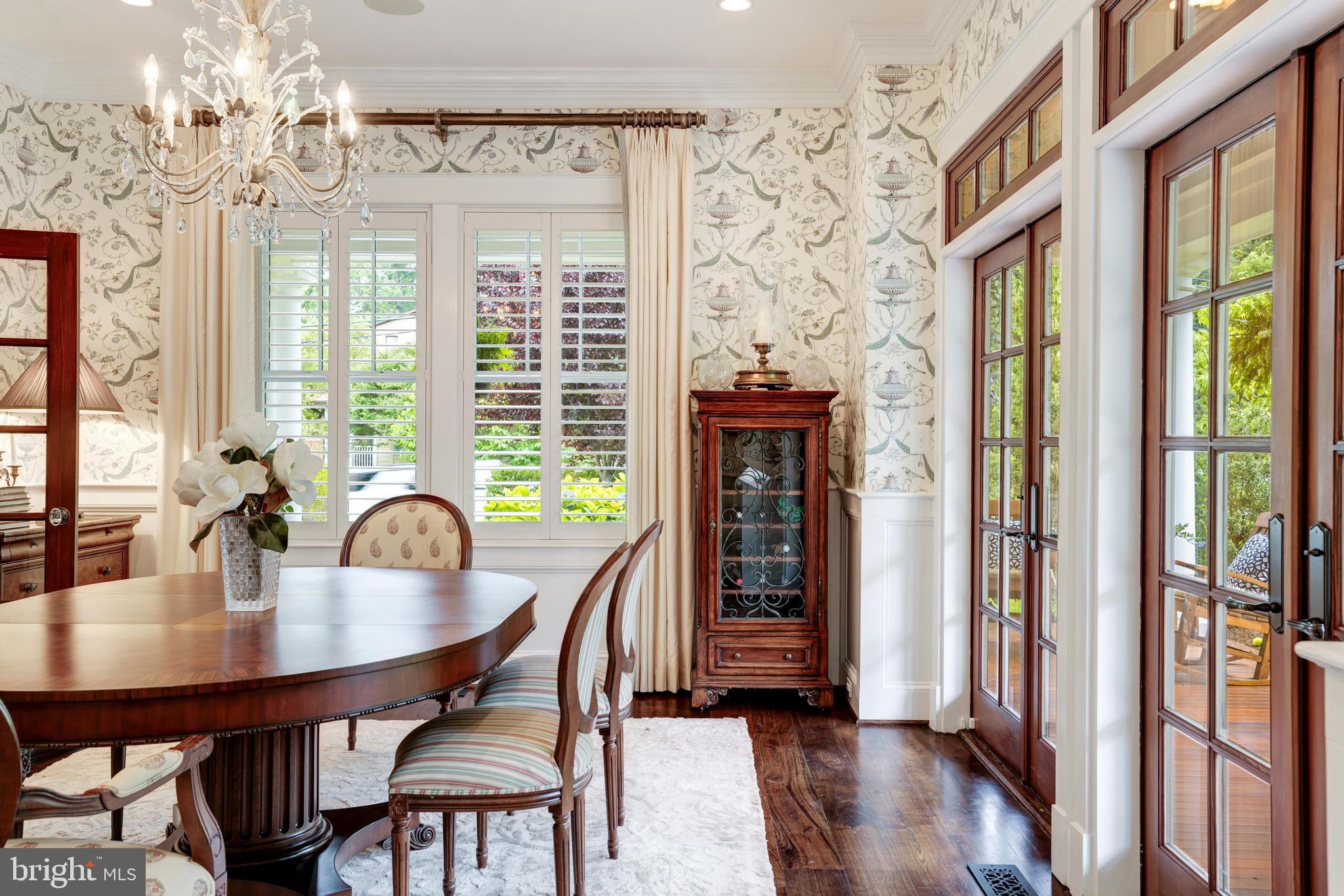 WILLIAMSBURG VILLAGE - Residential