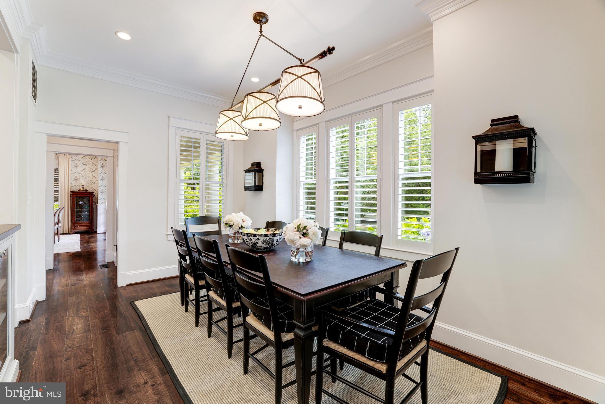 WILLIAMSBURG VILLAGE - Residential