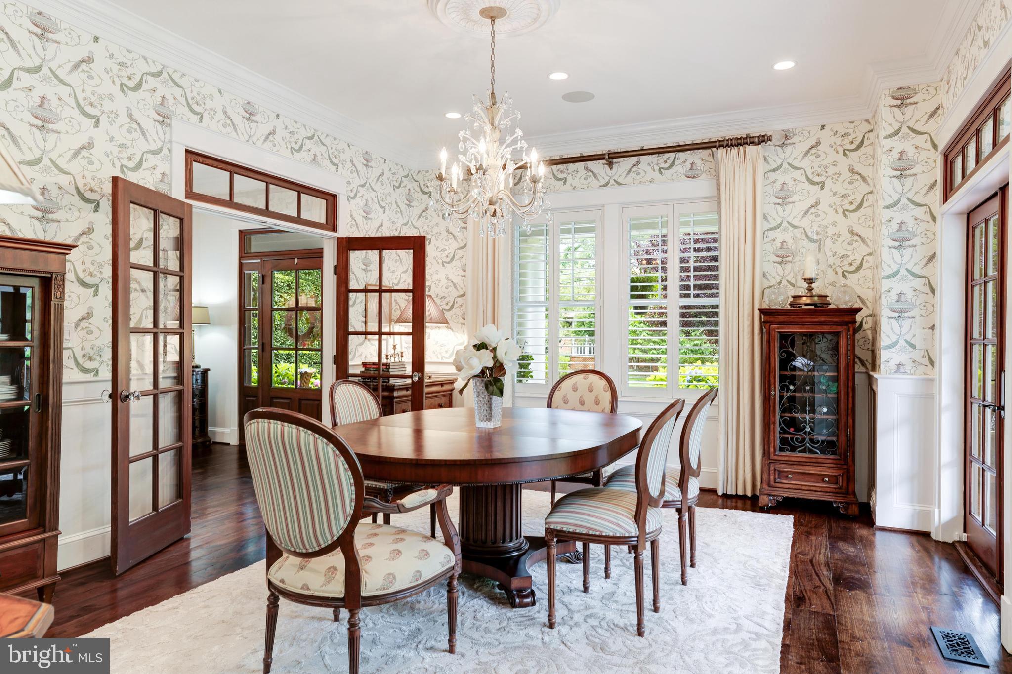 WILLIAMSBURG VILLAGE - Residential