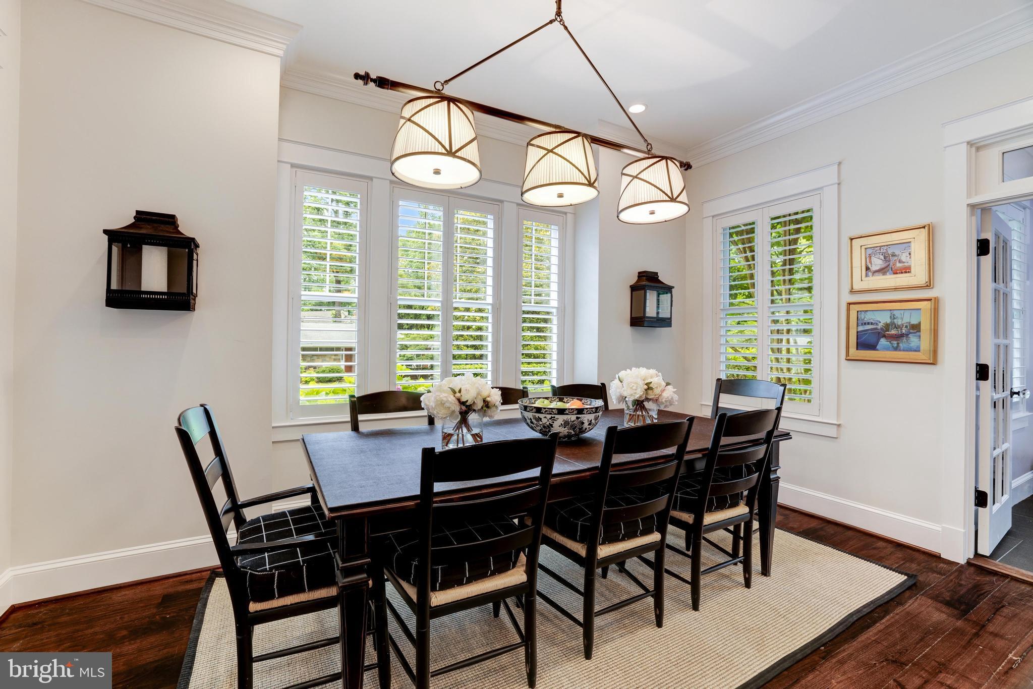 WILLIAMSBURG VILLAGE - Residential