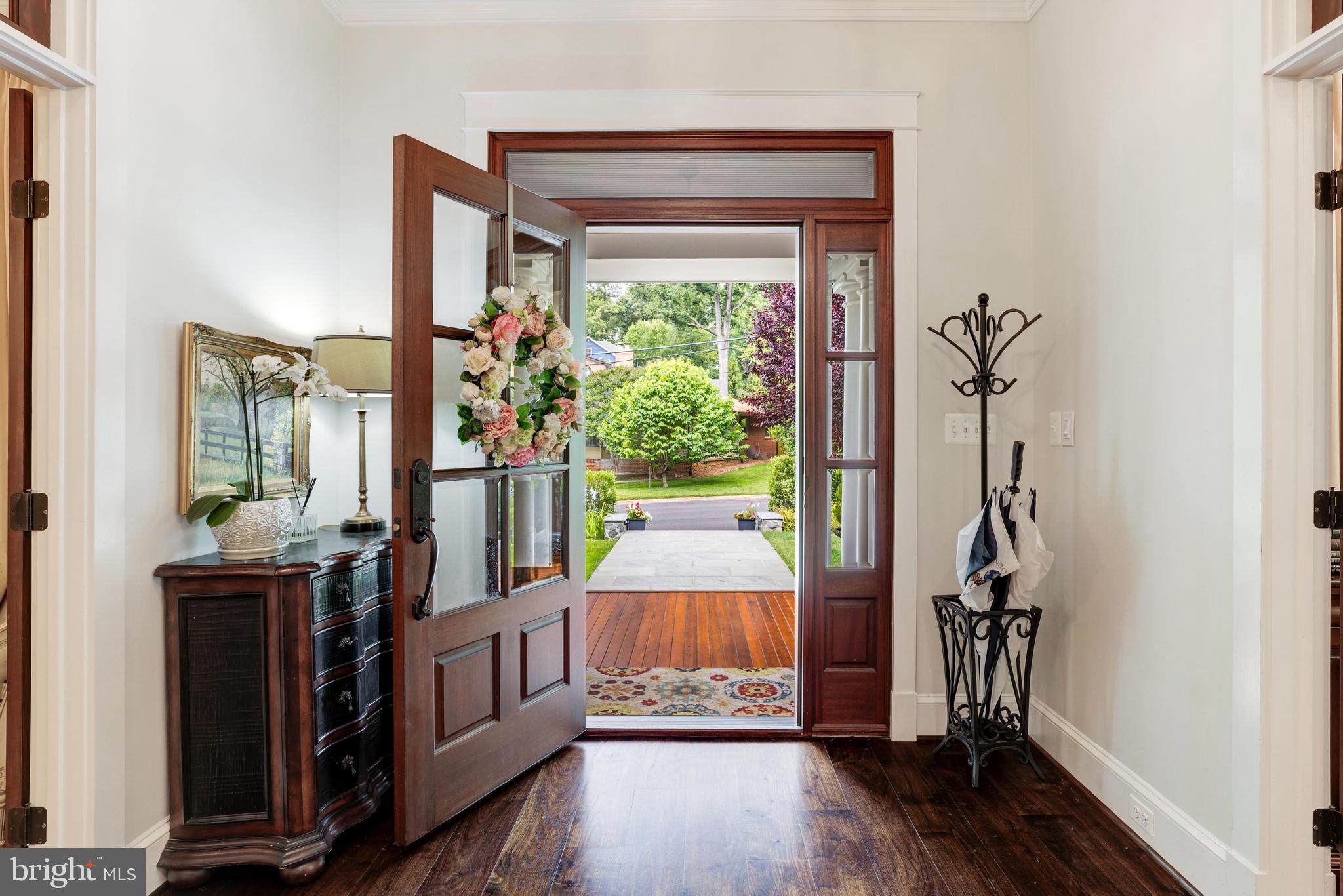 WILLIAMSBURG VILLAGE - Residential