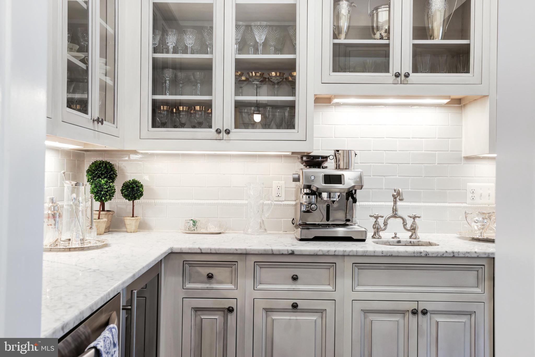 WILLIAMSBURG VILLAGE - Residential