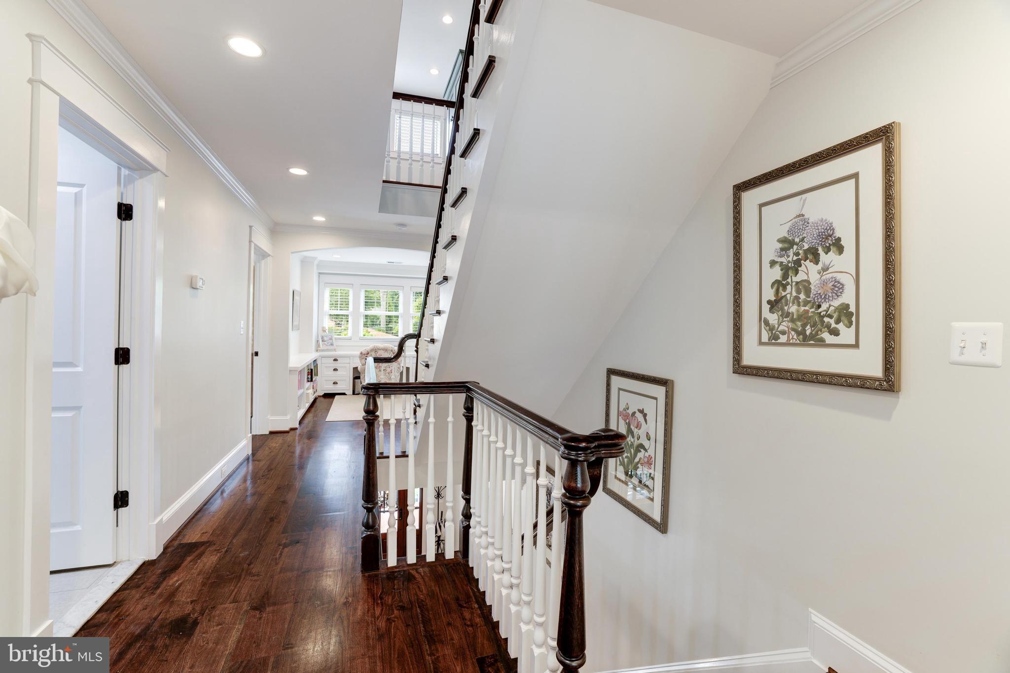 WILLIAMSBURG VILLAGE - Residential