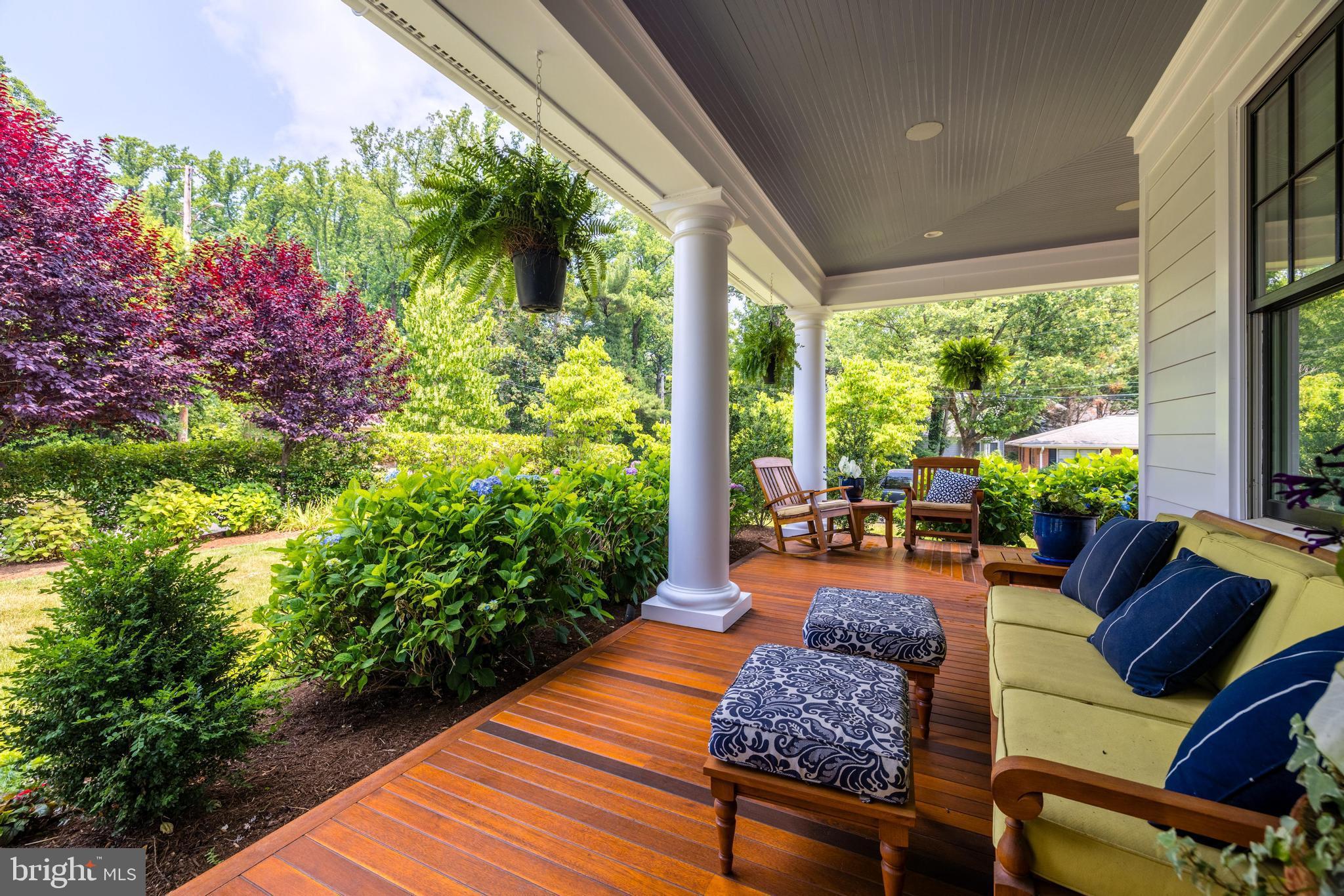 WILLIAMSBURG VILLAGE - Residential