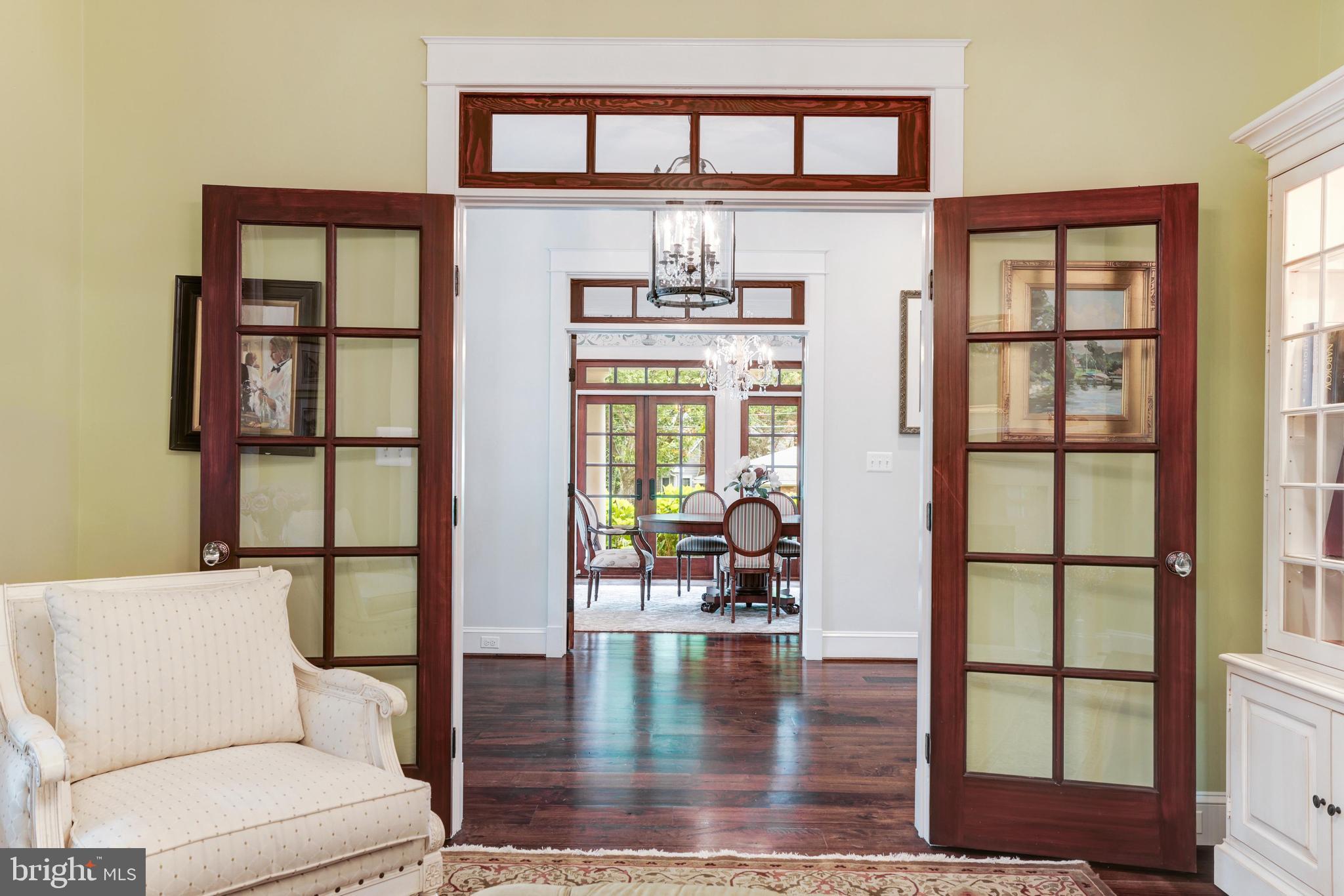 WILLIAMSBURG VILLAGE - Residential