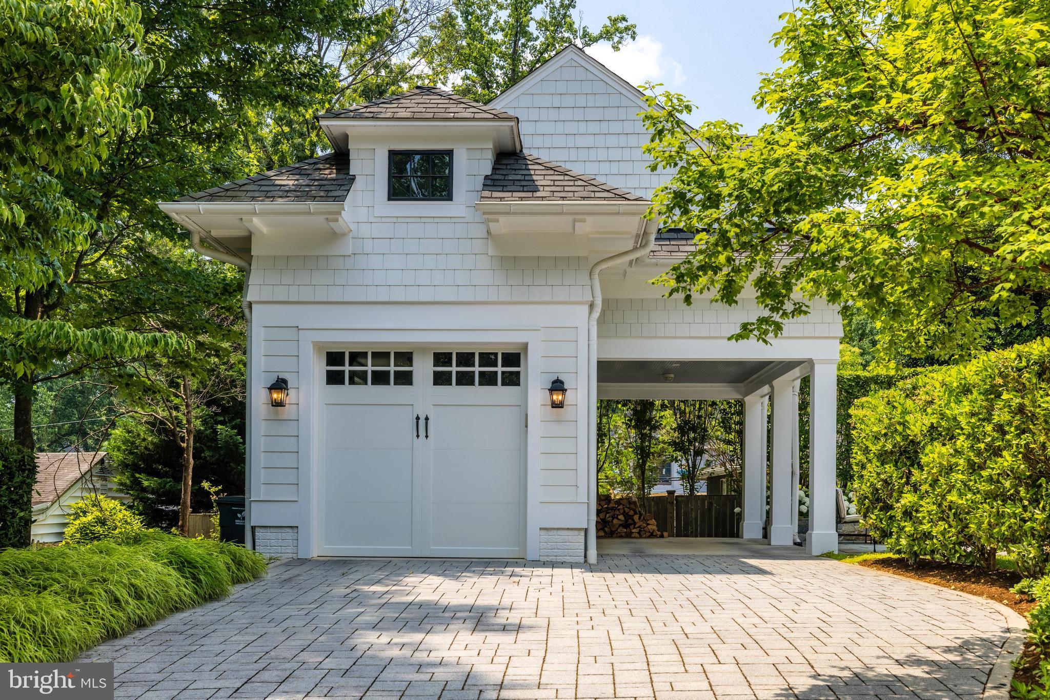 WILLIAMSBURG VILLAGE - Residential