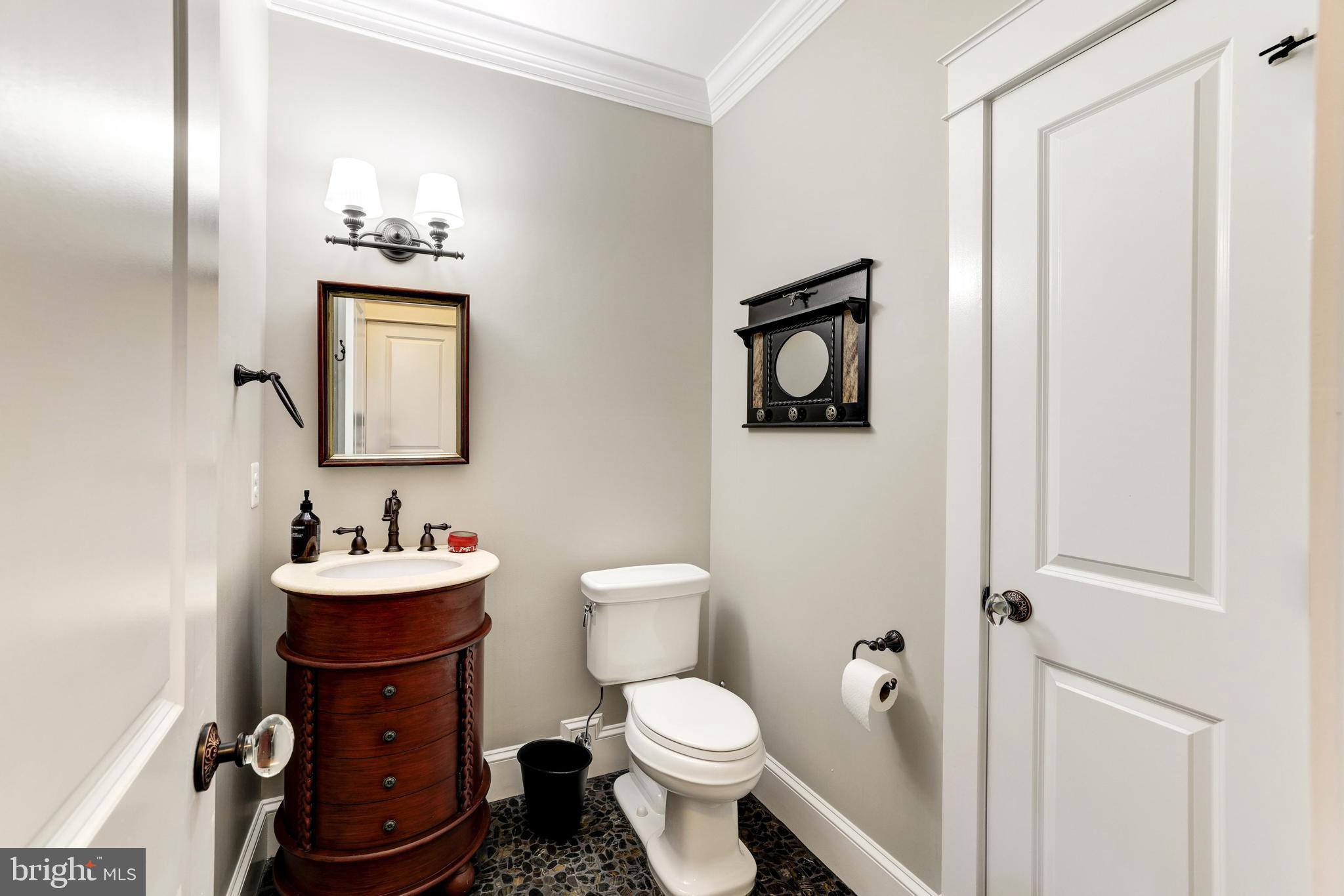 WILLIAMSBURG VILLAGE - Residential