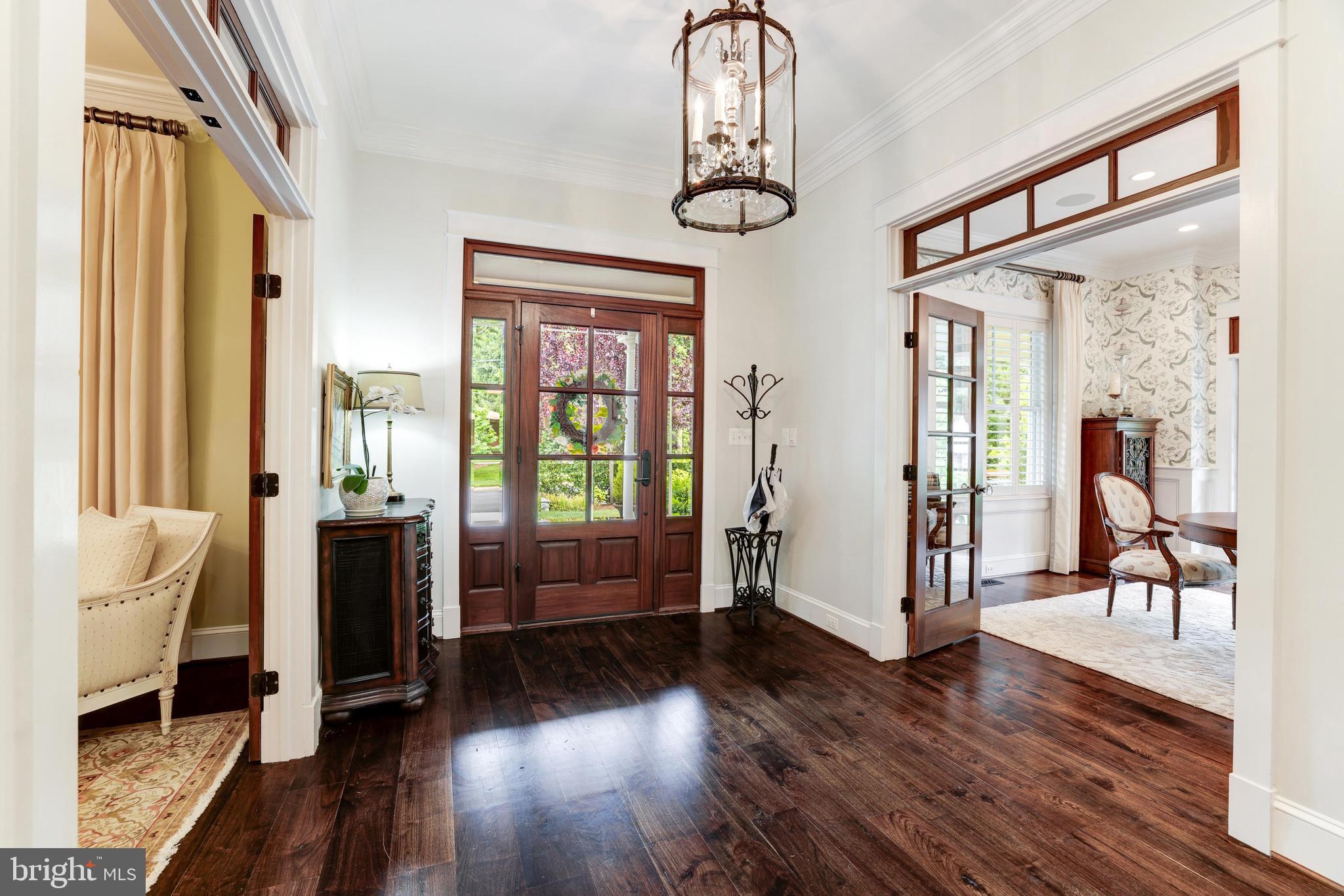 WILLIAMSBURG VILLAGE - Residential