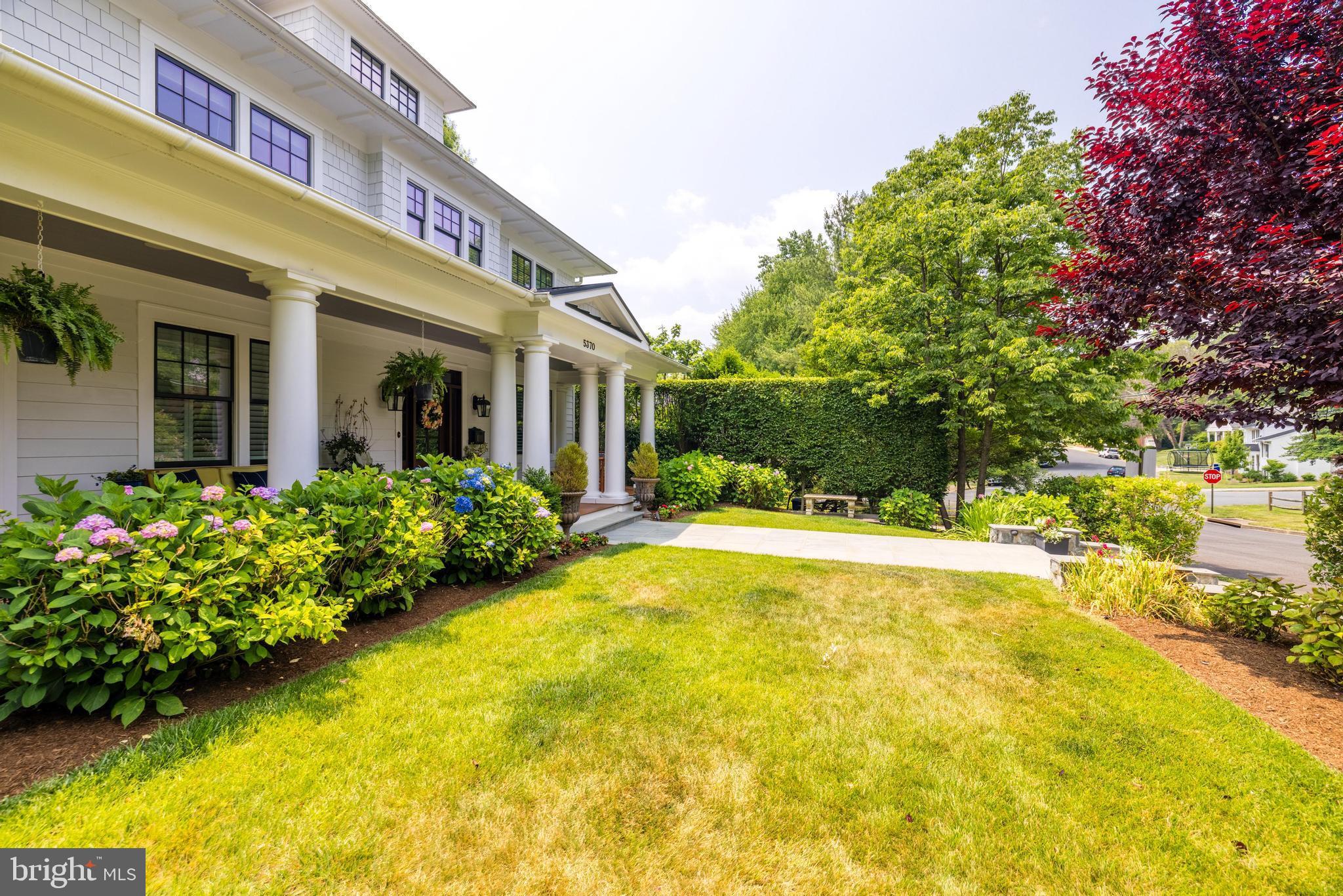 WILLIAMSBURG VILLAGE - Residential