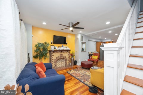 Townhouse For Sale - 30 N Ellamont Street<br/> BALTIMORE, MD 21229