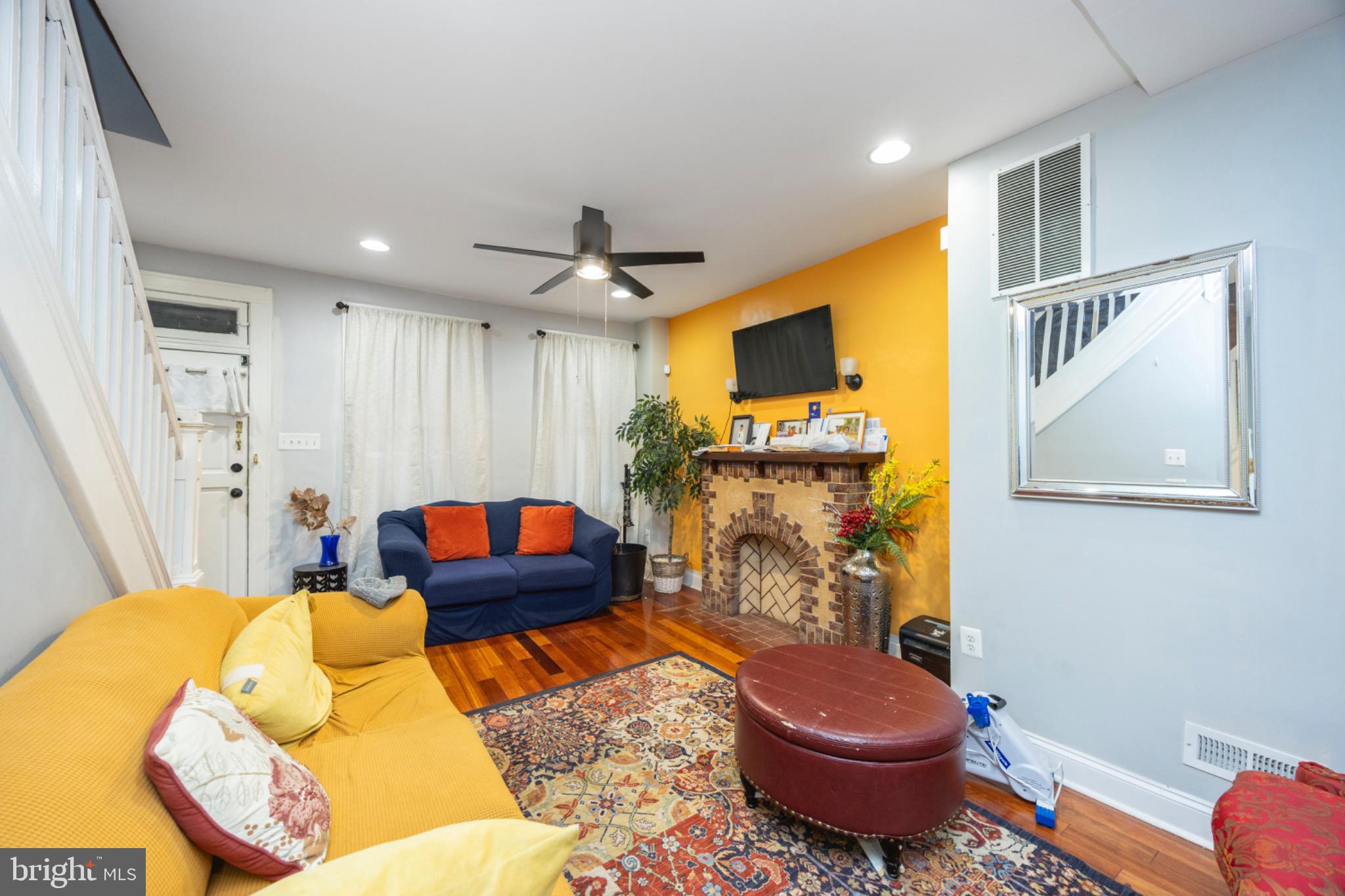 30 N ELLAMONT STREET