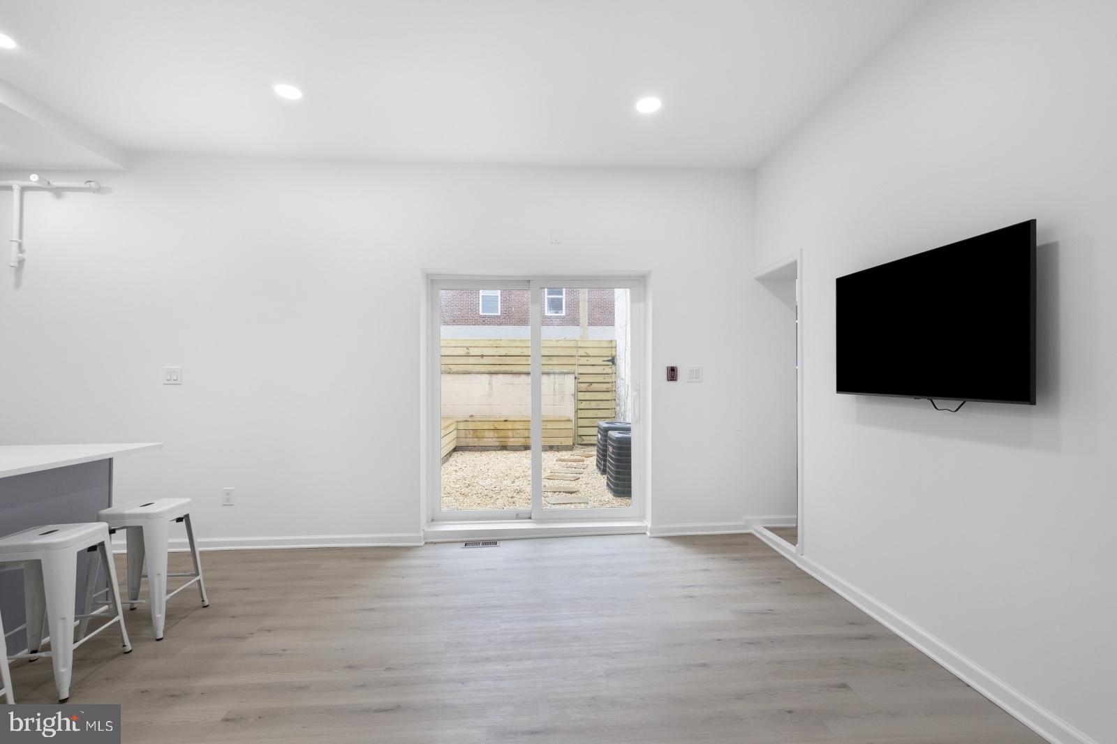 OLDE RICHMOND - Residential Lease