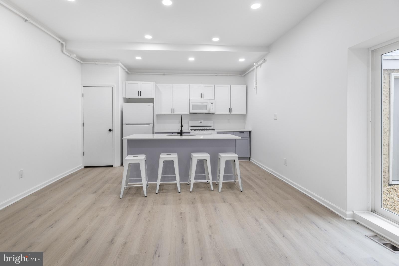 OLDE RICHMOND - Residential Lease