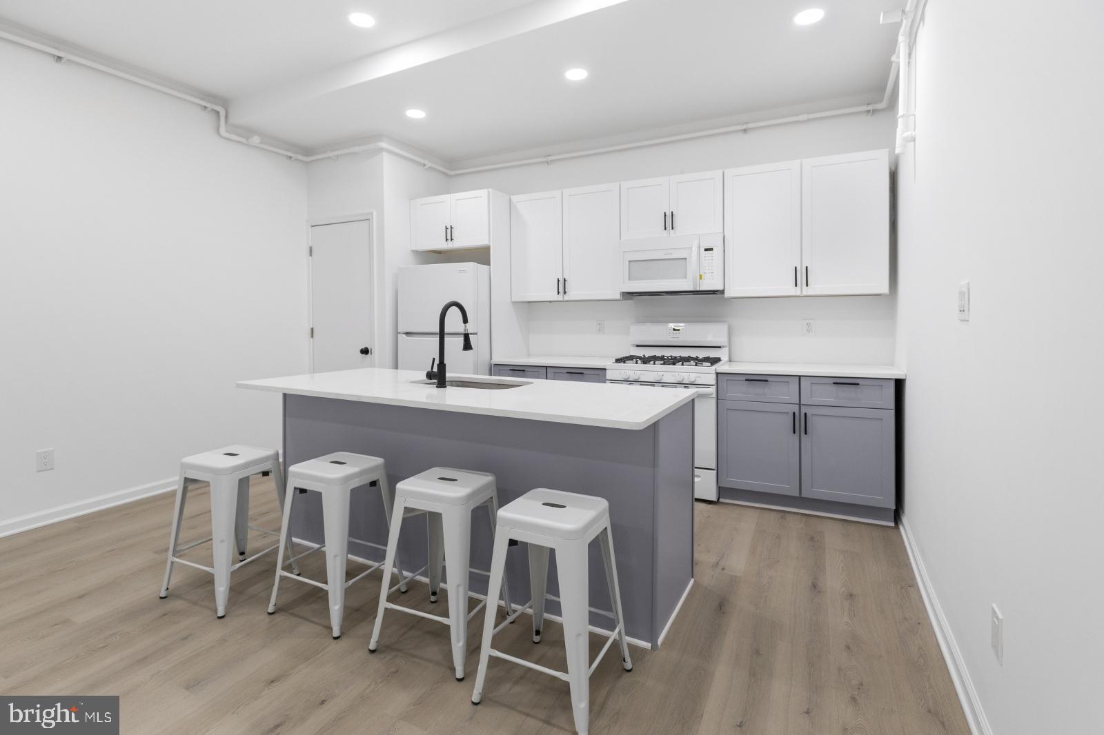 OLDE RICHMOND - Residential Lease