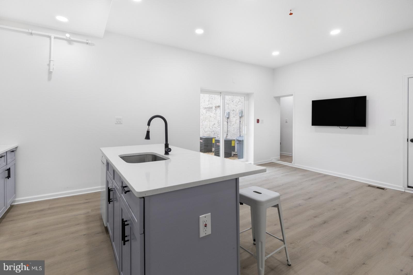 OLDE RICHMOND - Residential Lease