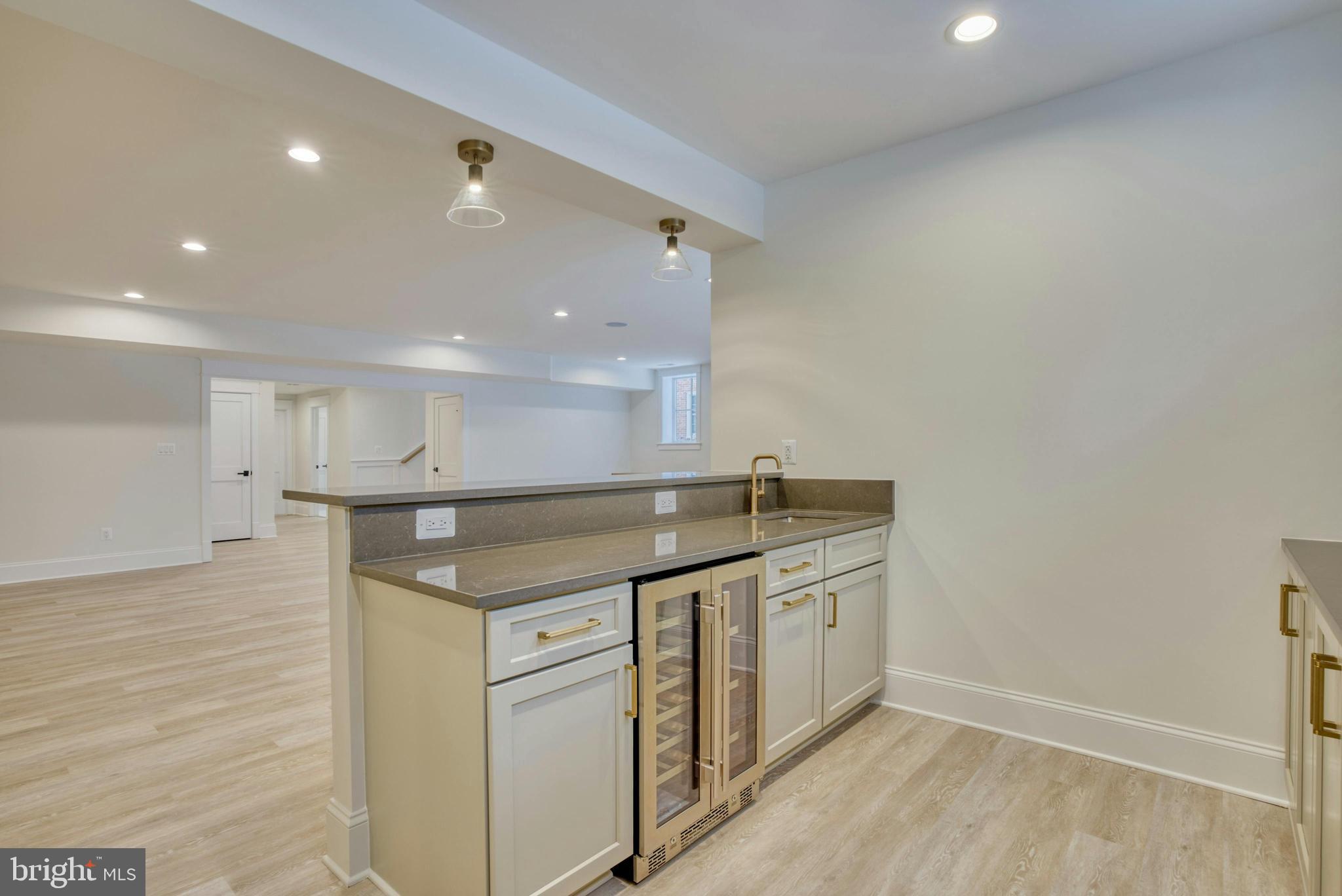 GOLF CLUB MANOR - Residential