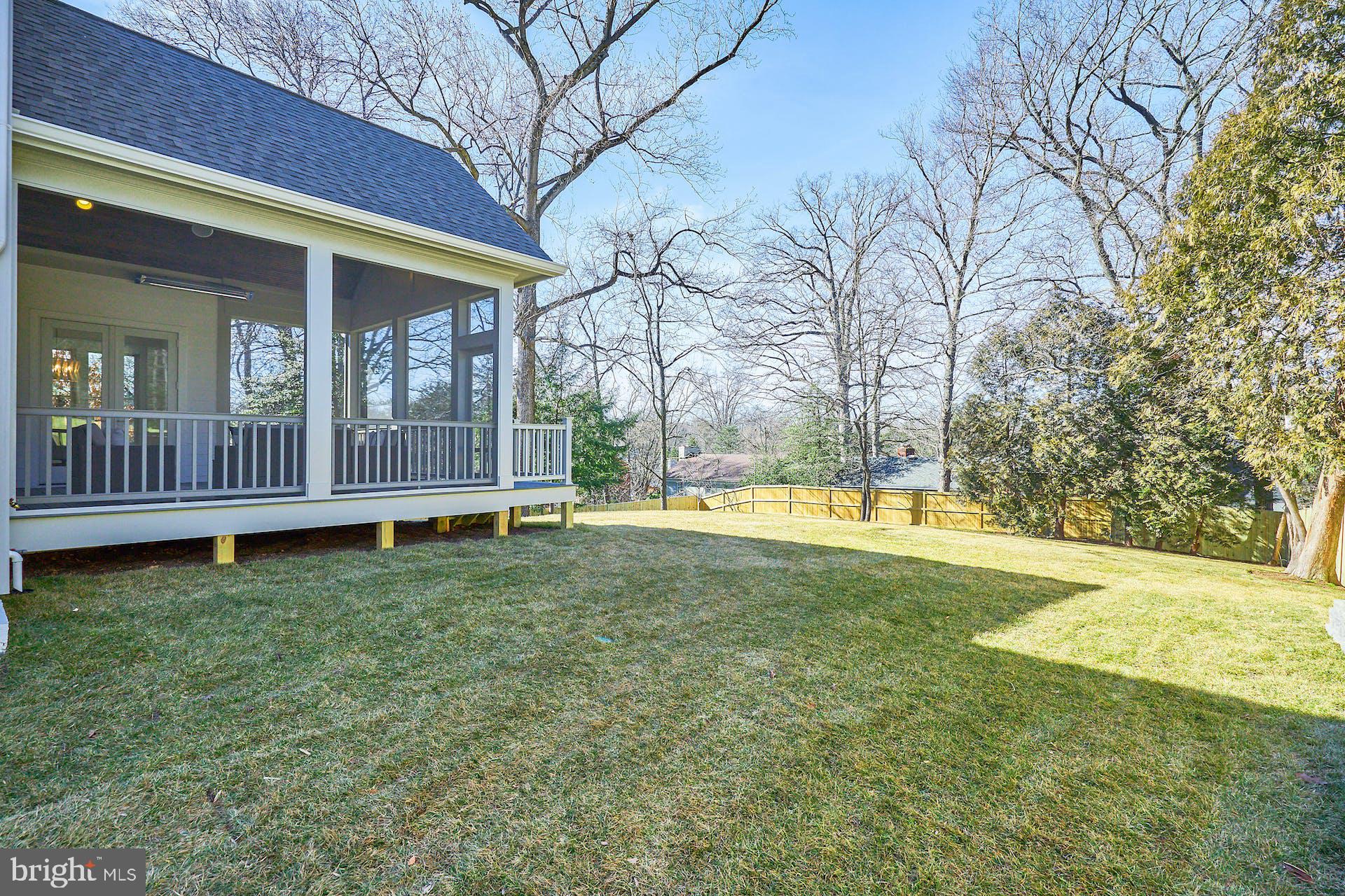 GOLF CLUB MANOR - Residential