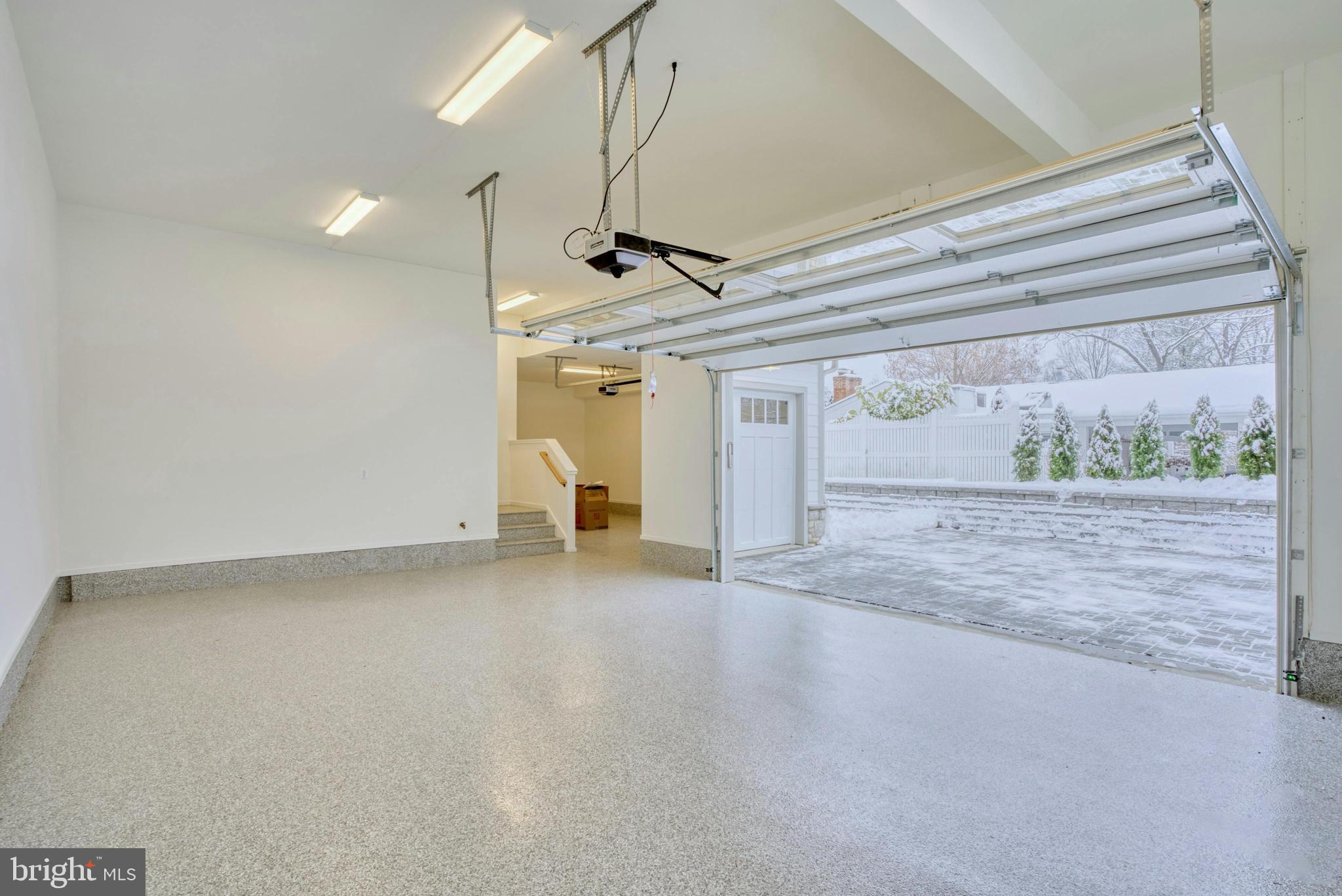 GOLF CLUB MANOR - Residential