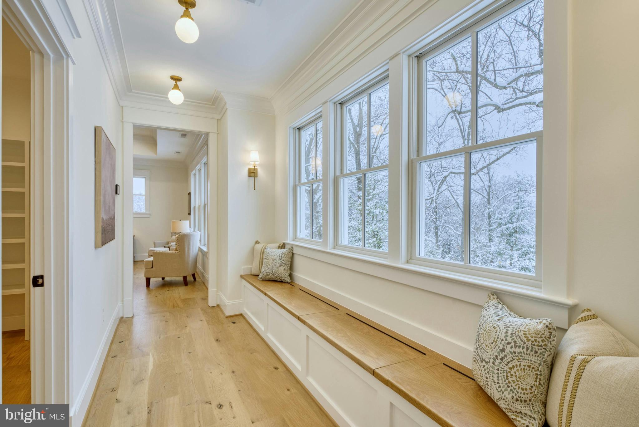 GOLF CLUB MANOR - Residential