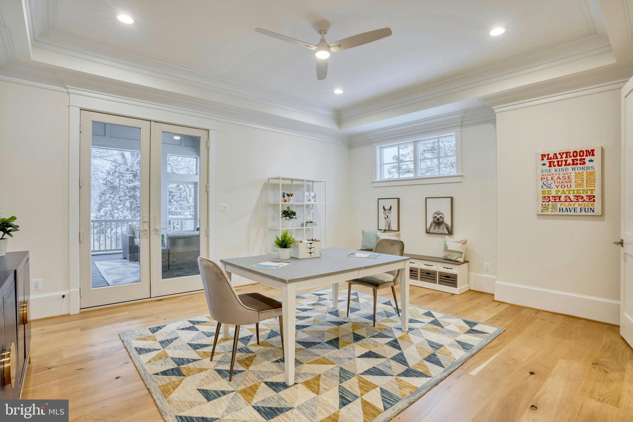 GOLF CLUB MANOR - Residential