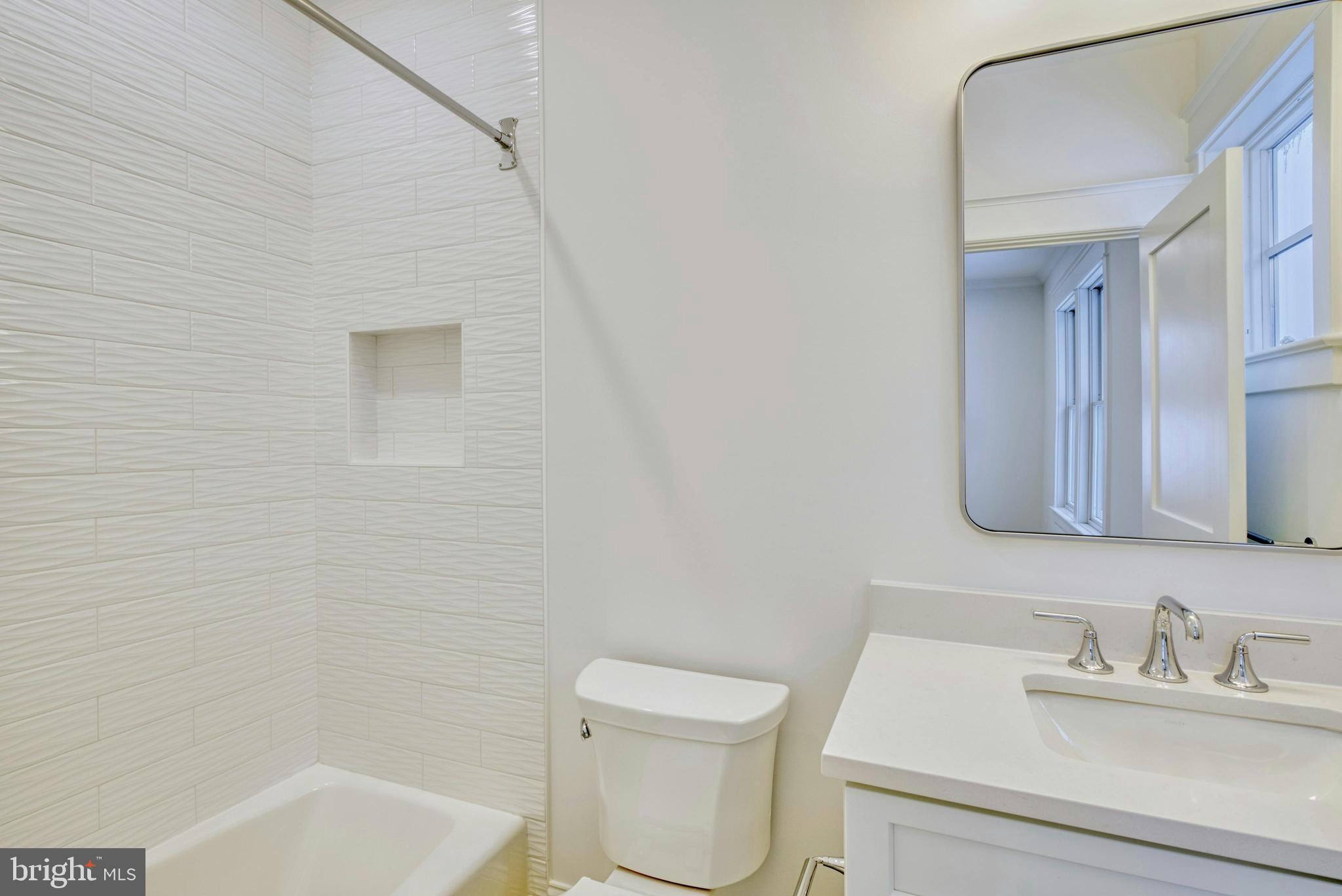 GOLF CLUB MANOR - Residential