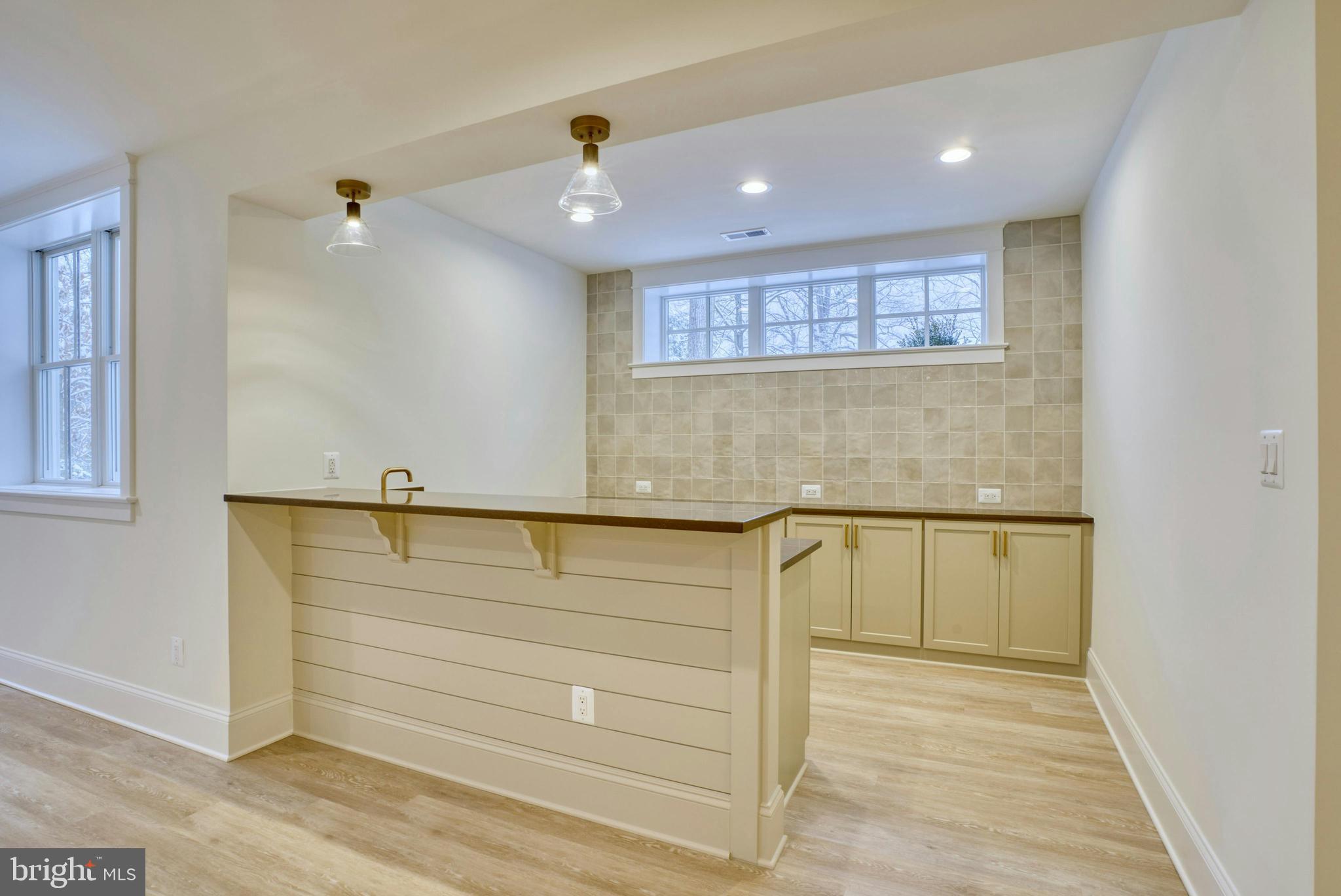 GOLF CLUB MANOR - Residential