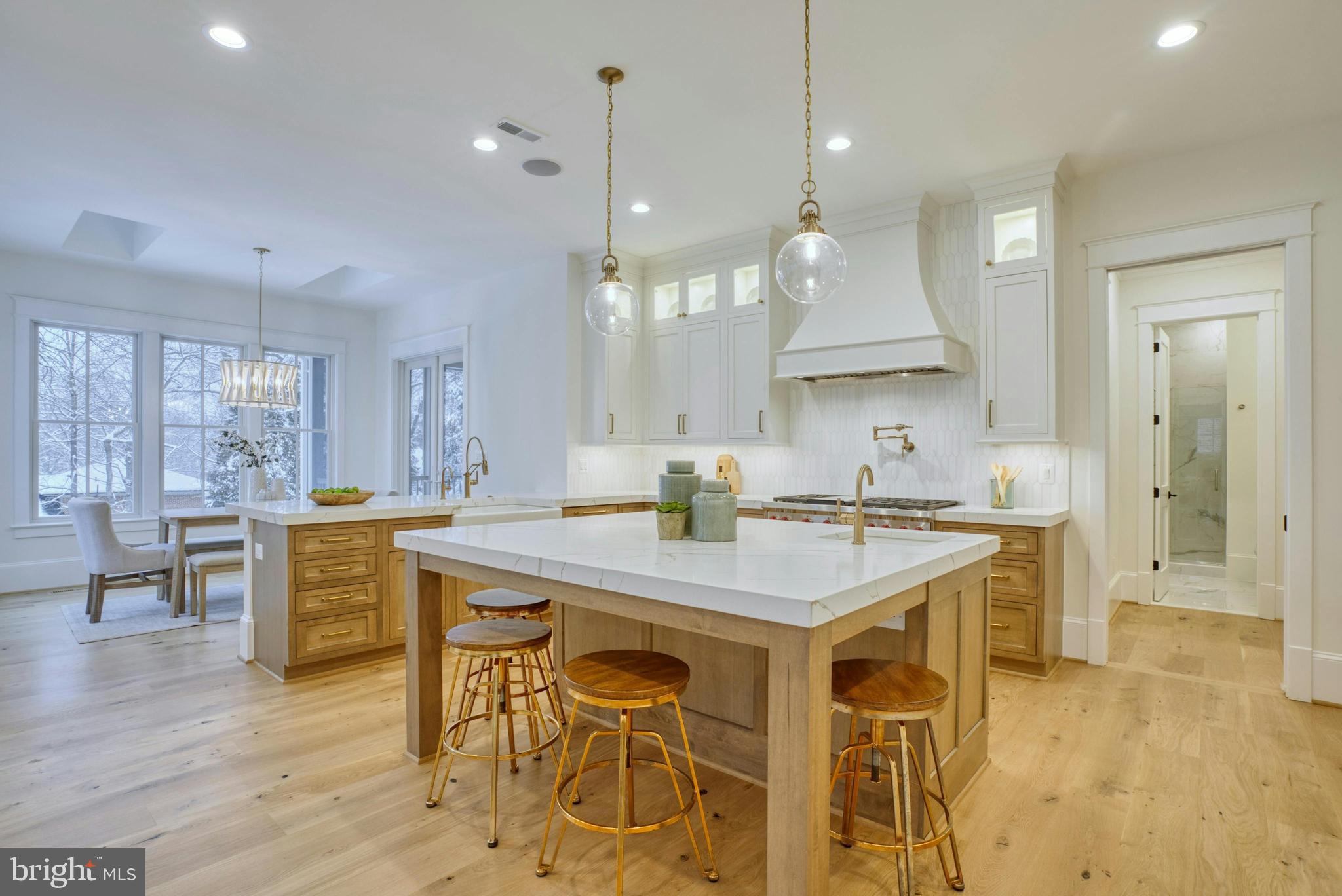 GOLF CLUB MANOR - Residential