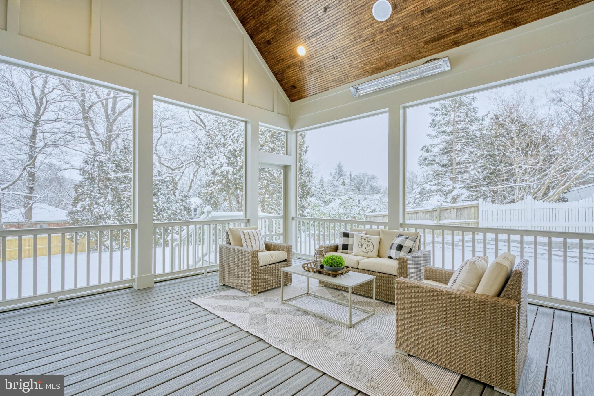 GOLF CLUB MANOR - Residential