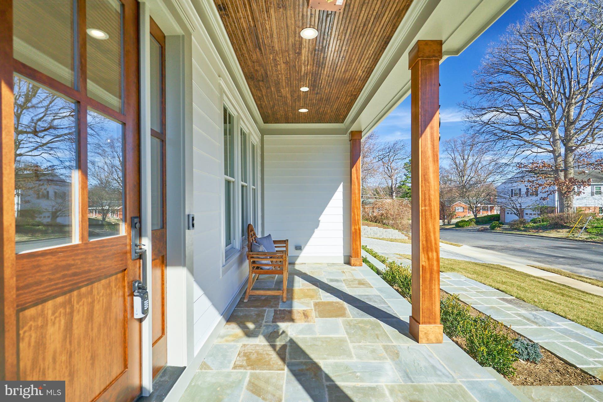 GOLF CLUB MANOR - Residential