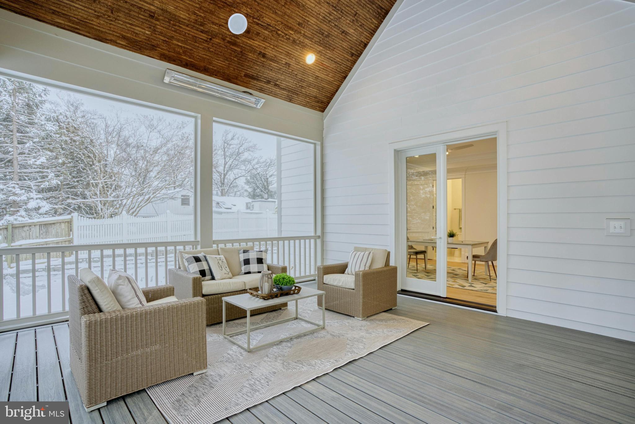 GOLF CLUB MANOR - Residential