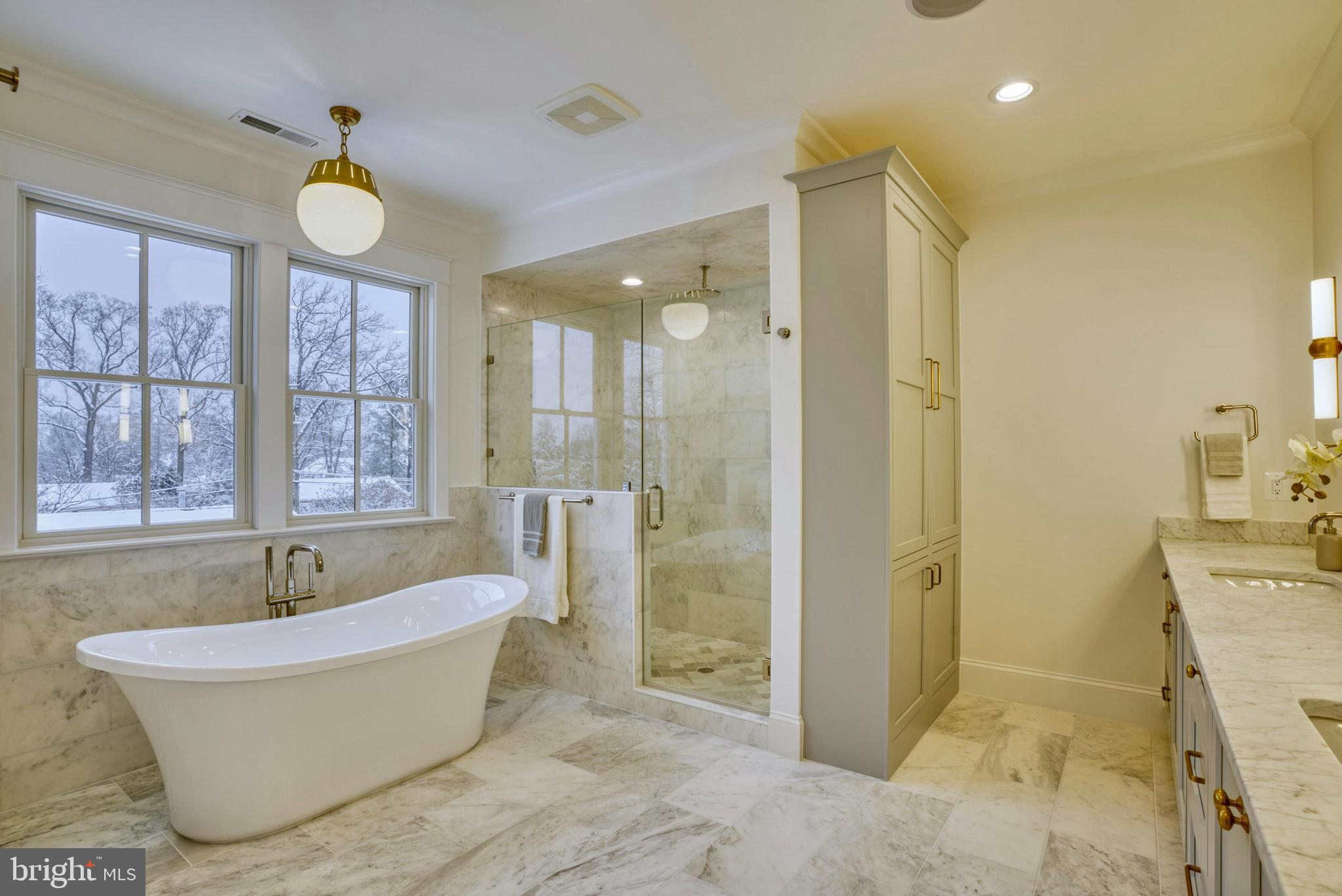 GOLF CLUB MANOR - Residential