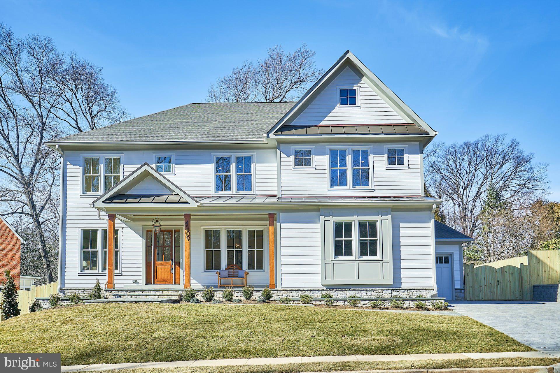 GOLF CLUB MANOR - Residential