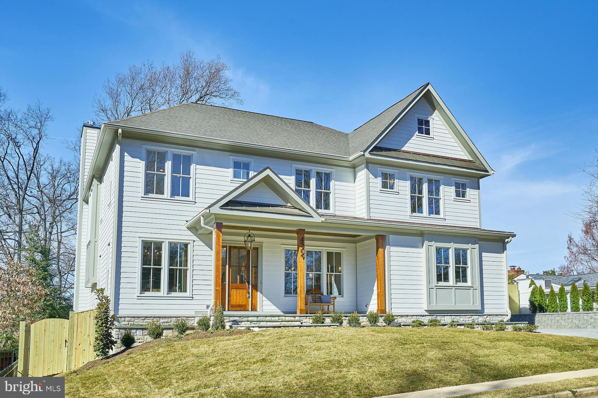 GOLF CLUB MANOR - Residential