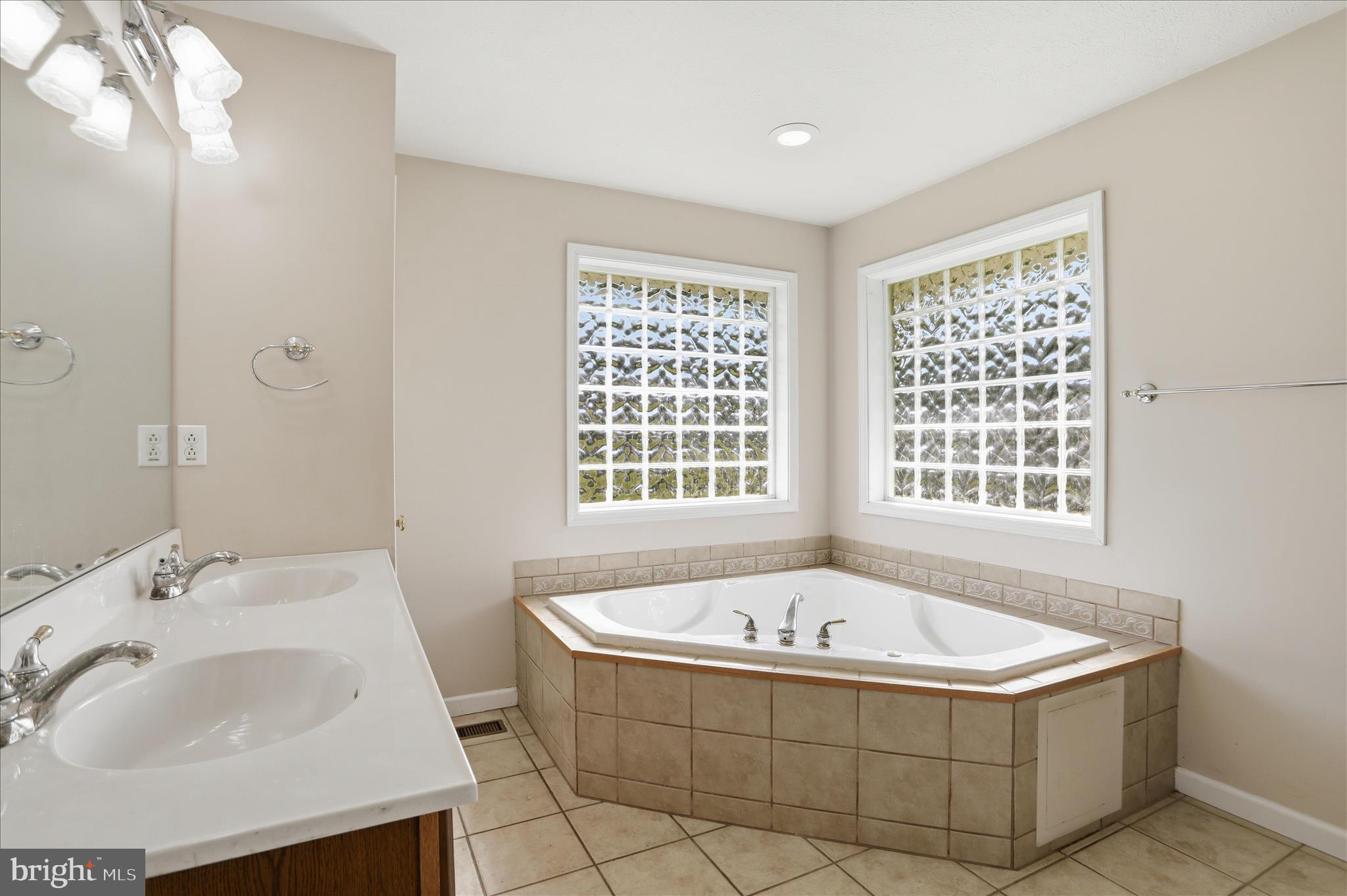 MASON FARM - Residential