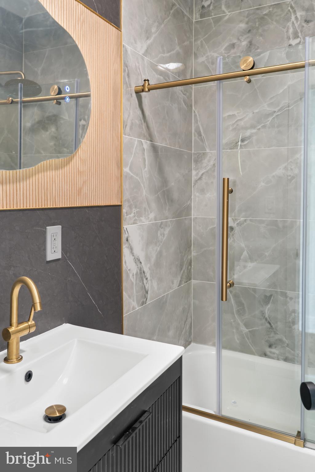 PHILADELPHIA - Residential