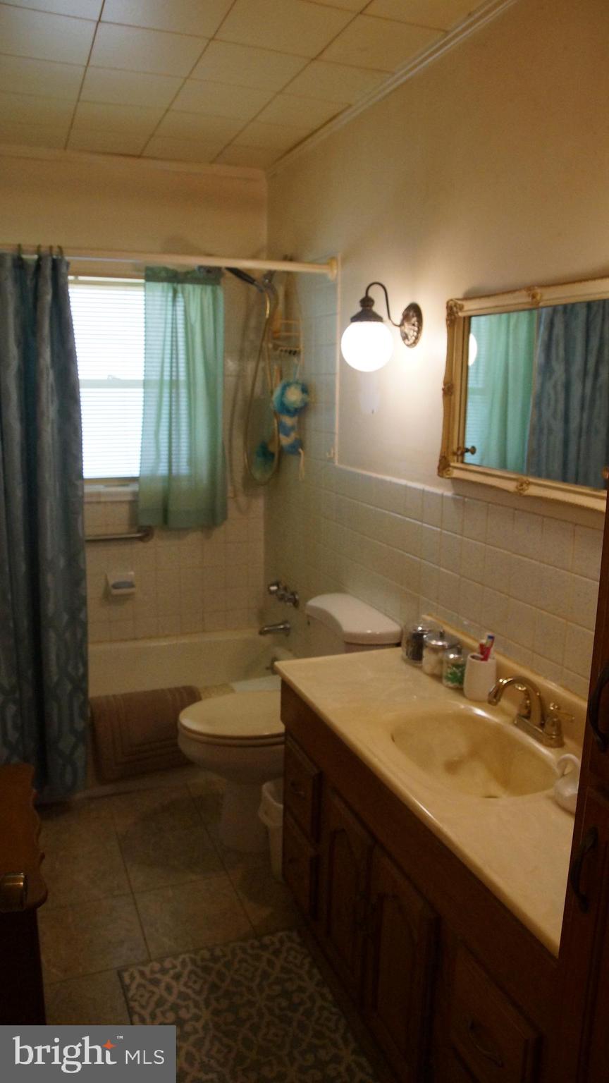 CHESTER RIVER BEACH - Residential