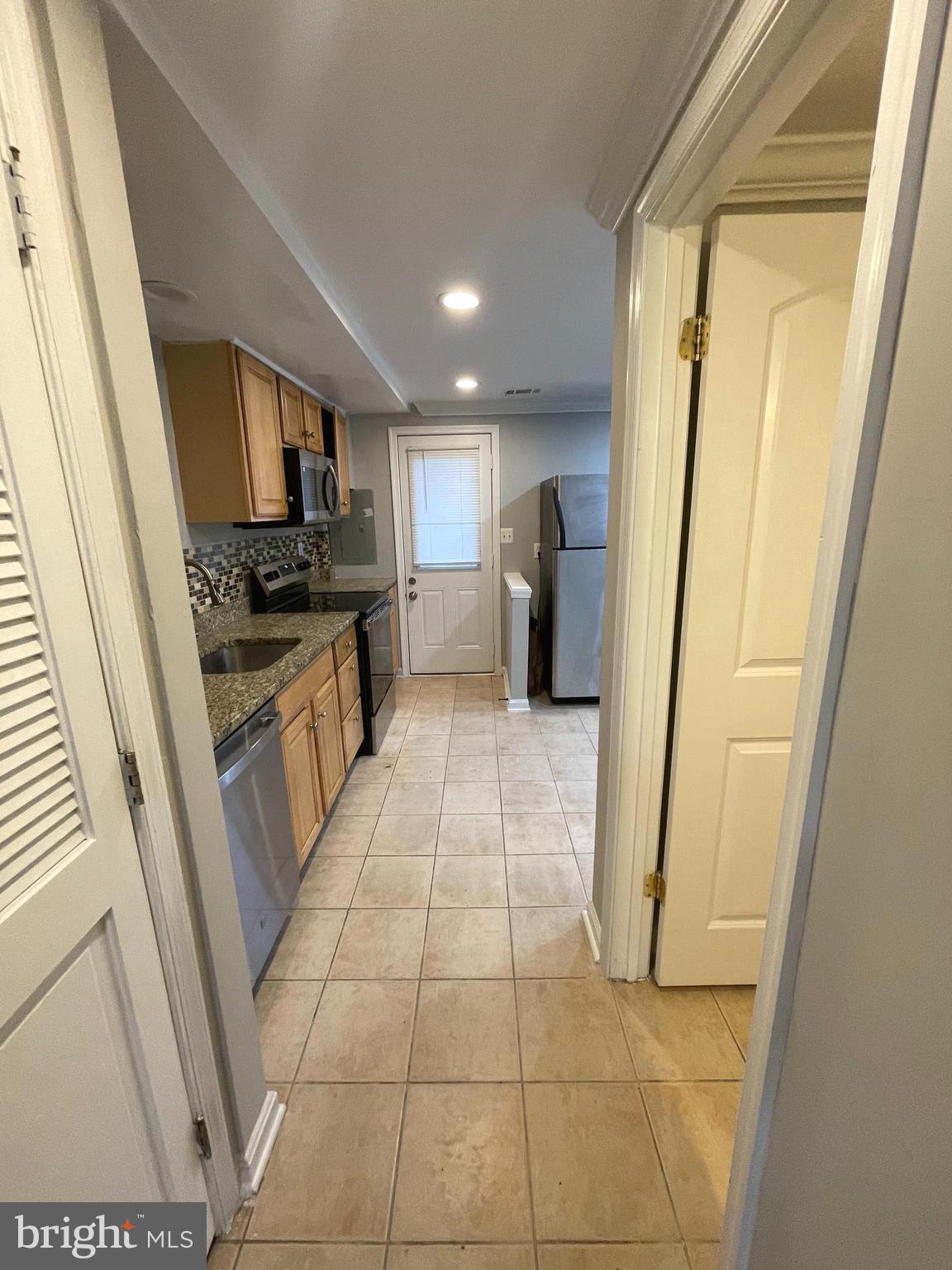 PALMER PARK - Residential Lease