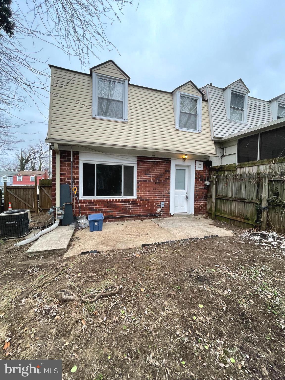 PALMER PARK - Residential Lease