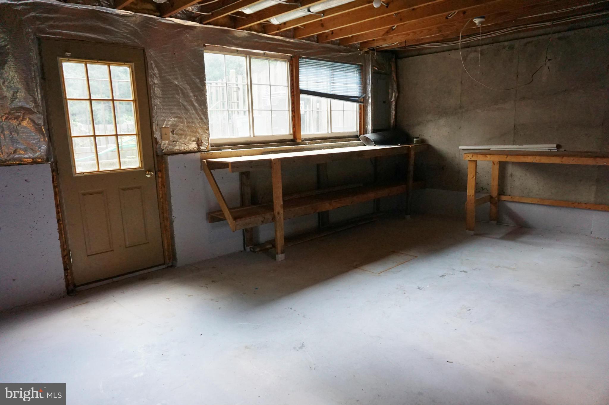 HOLLYMEAD - Residential Lease