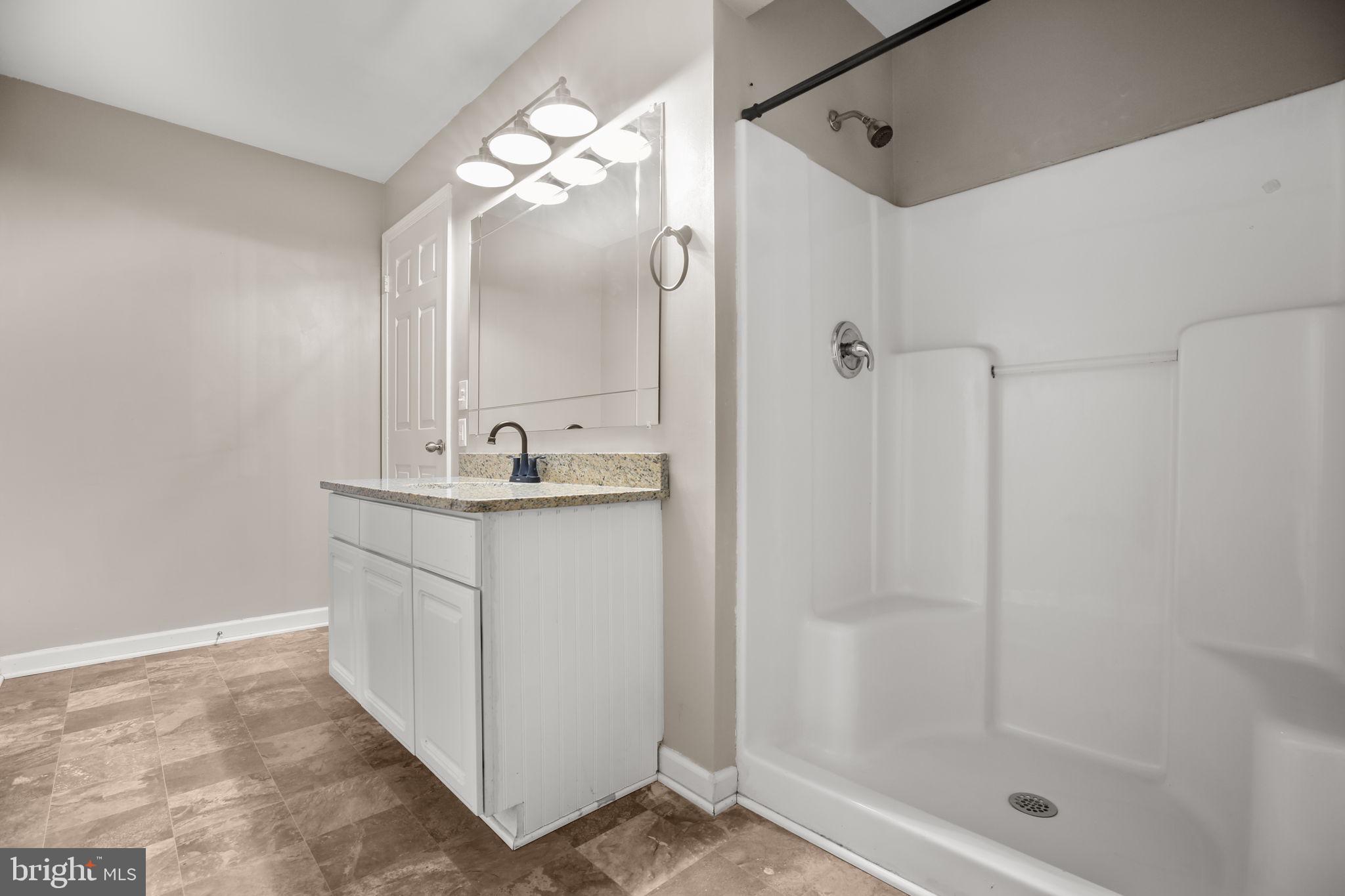 SHERATON HILLS EAST - Residential