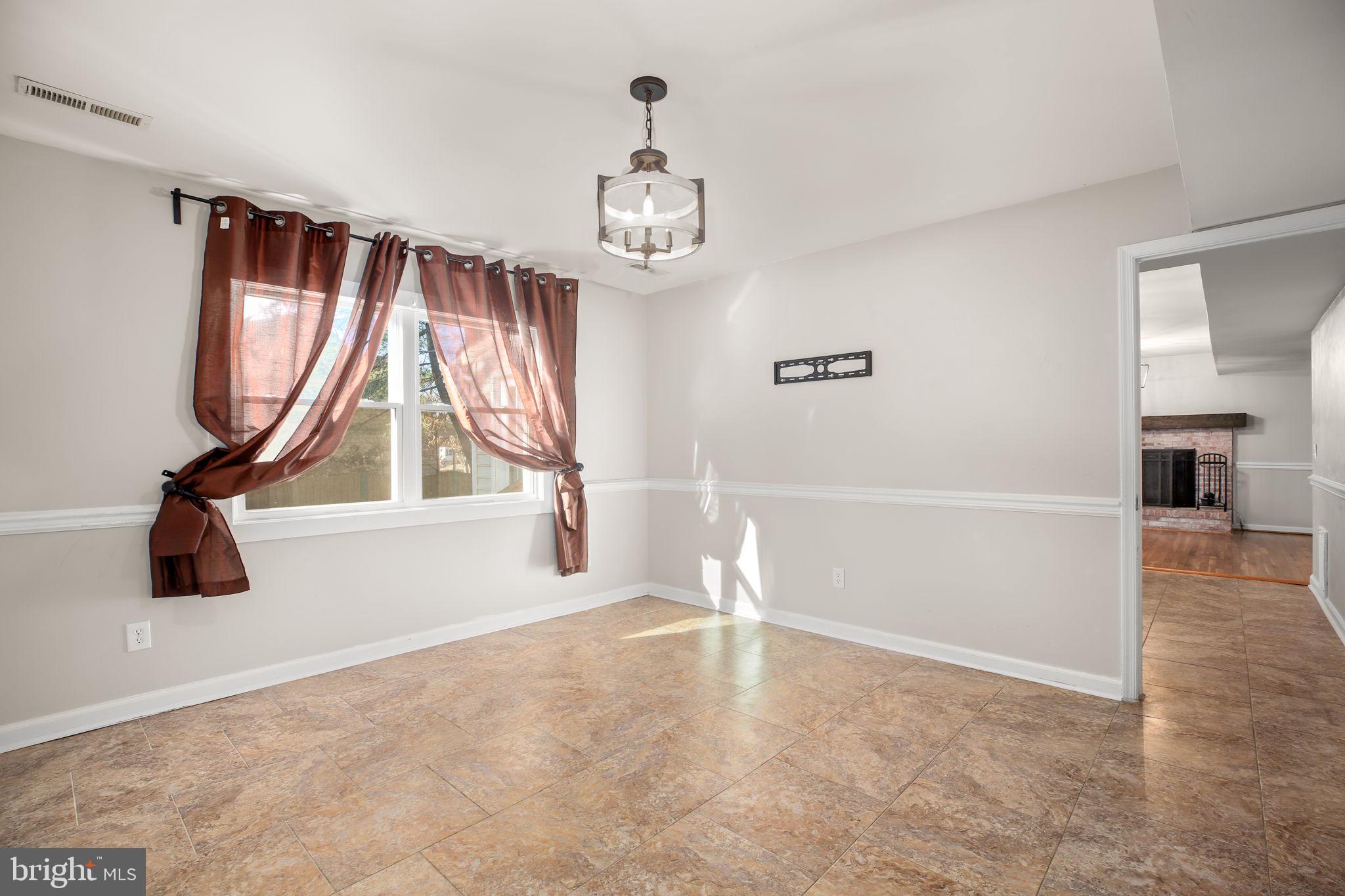 SHERATON HILLS EAST - Residential