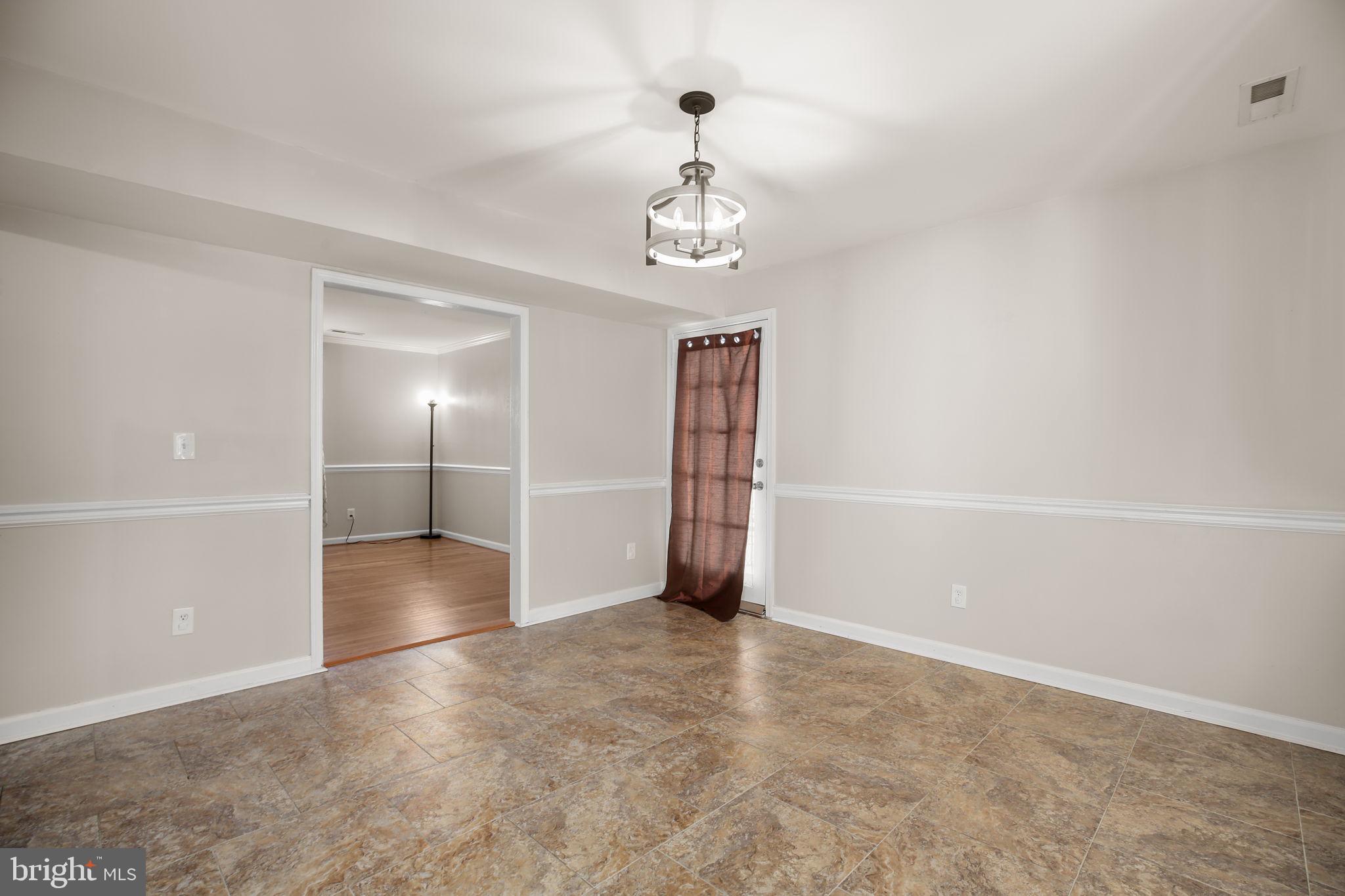 SHERATON HILLS EAST - Residential