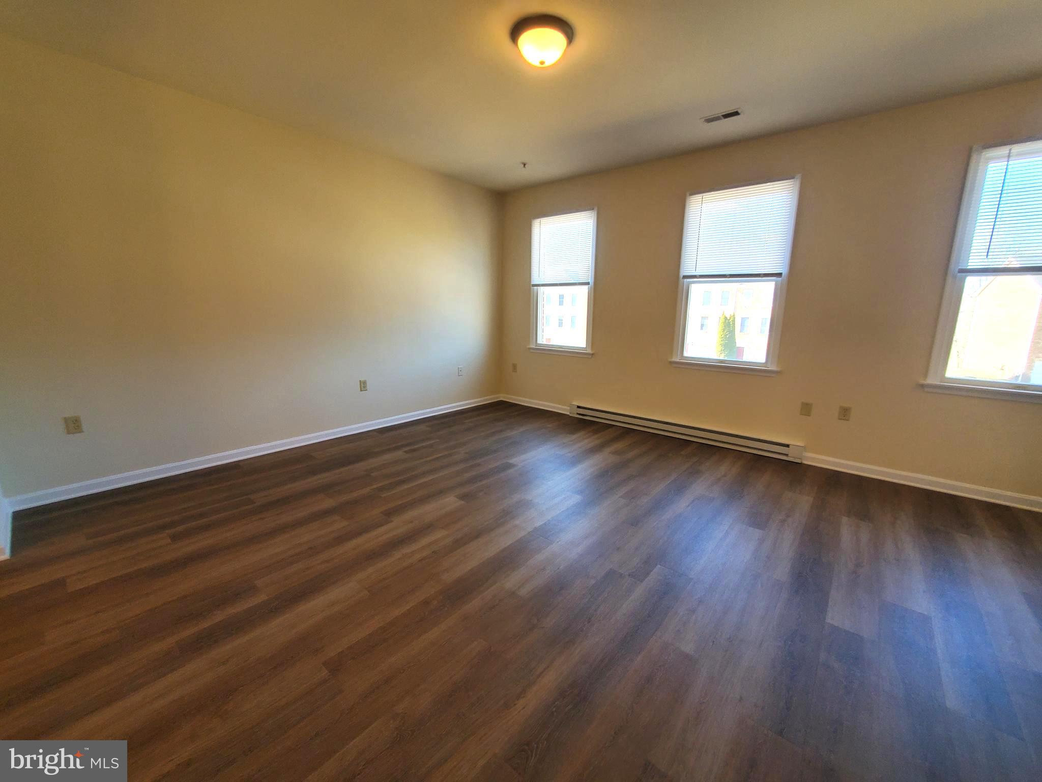 PANGBORN PARK - Residential Lease