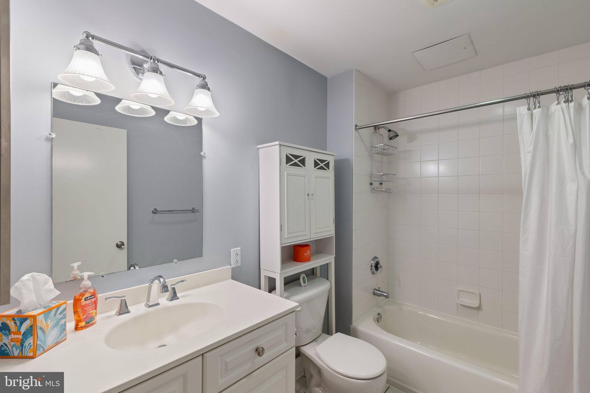 ART MUSEUM AREA - Residential