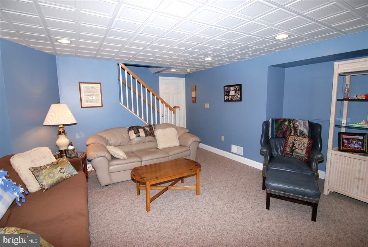 ROSENMILLER WOODS - Residential