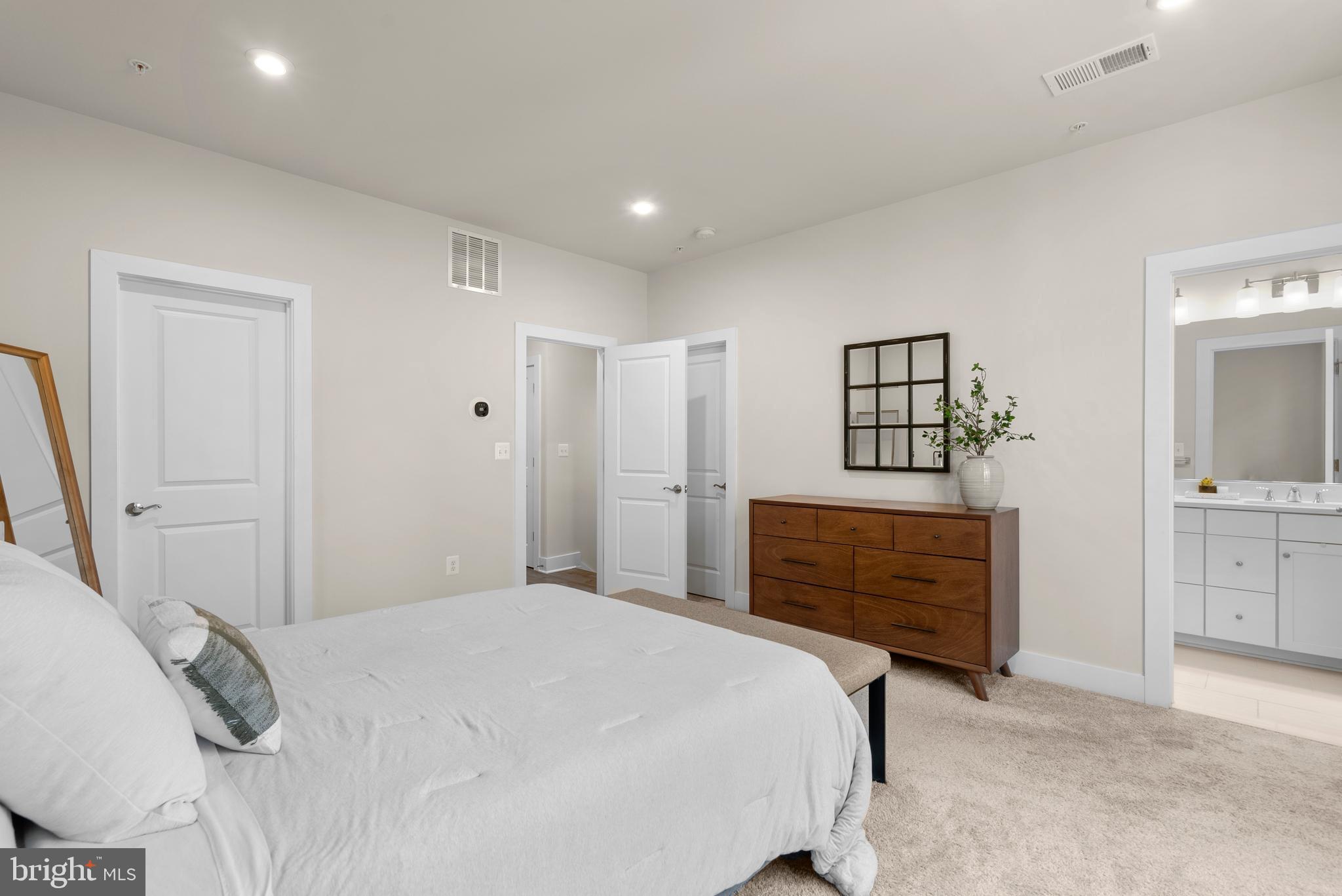 WESTSIDE AT SHADY GROVE METRO - Residential